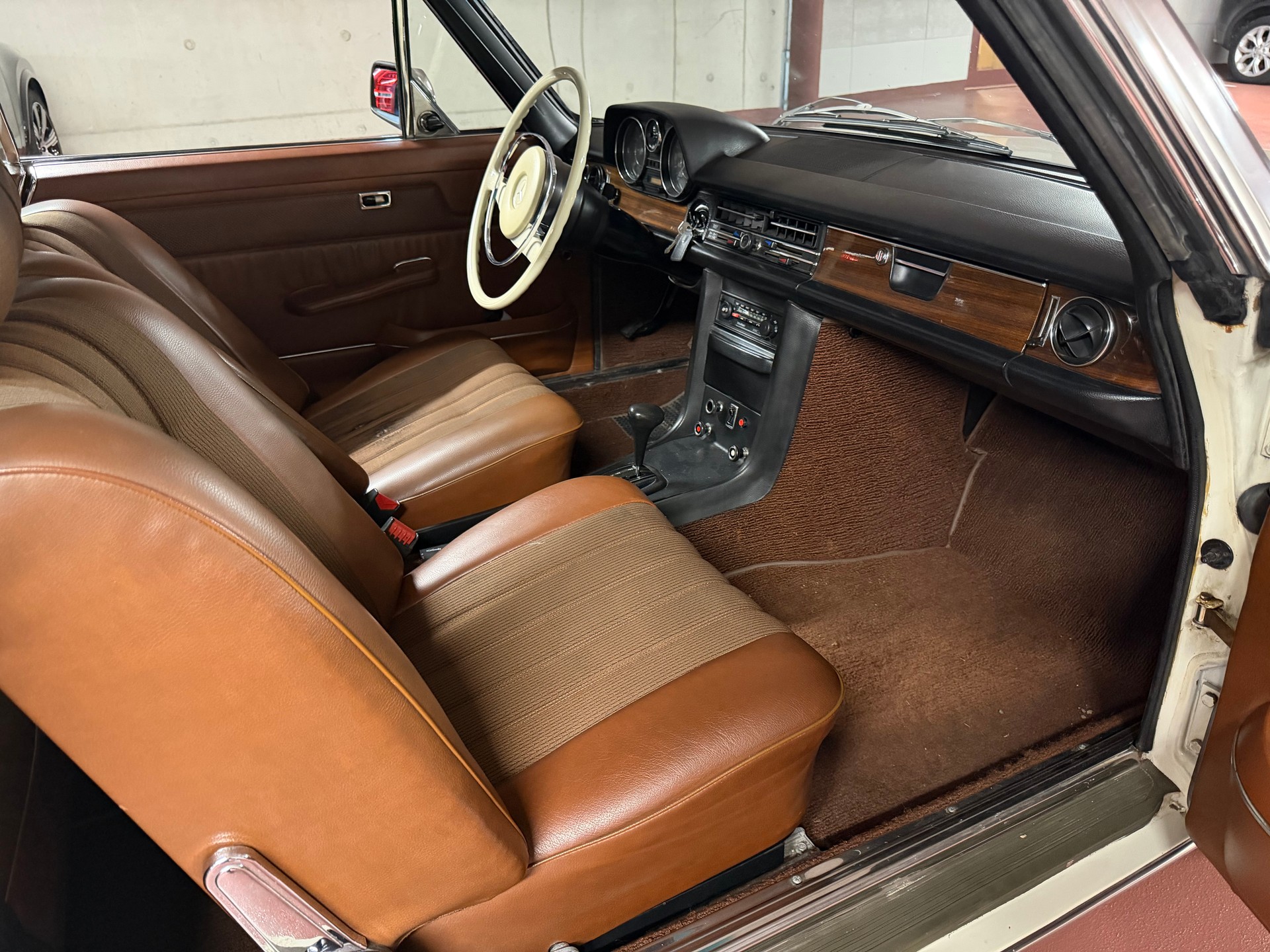 MERCEDES-BENZ 280 CE Coupé-image-5
