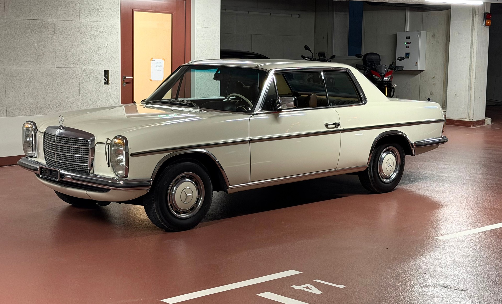 MERCEDES-BENZ 280 CE Coupé-image-10