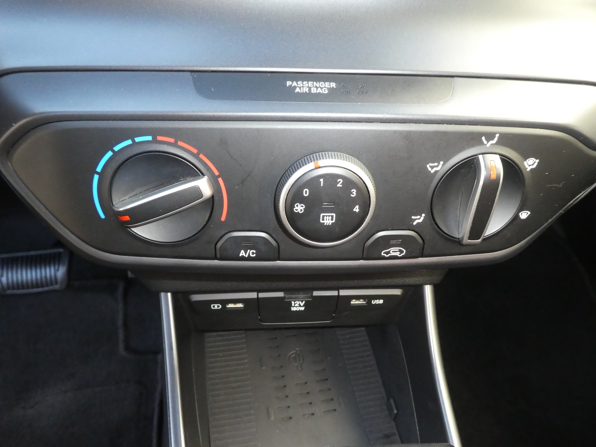 HYUNDAI i20 1.0 T-GDi Amplia DCT-image-9