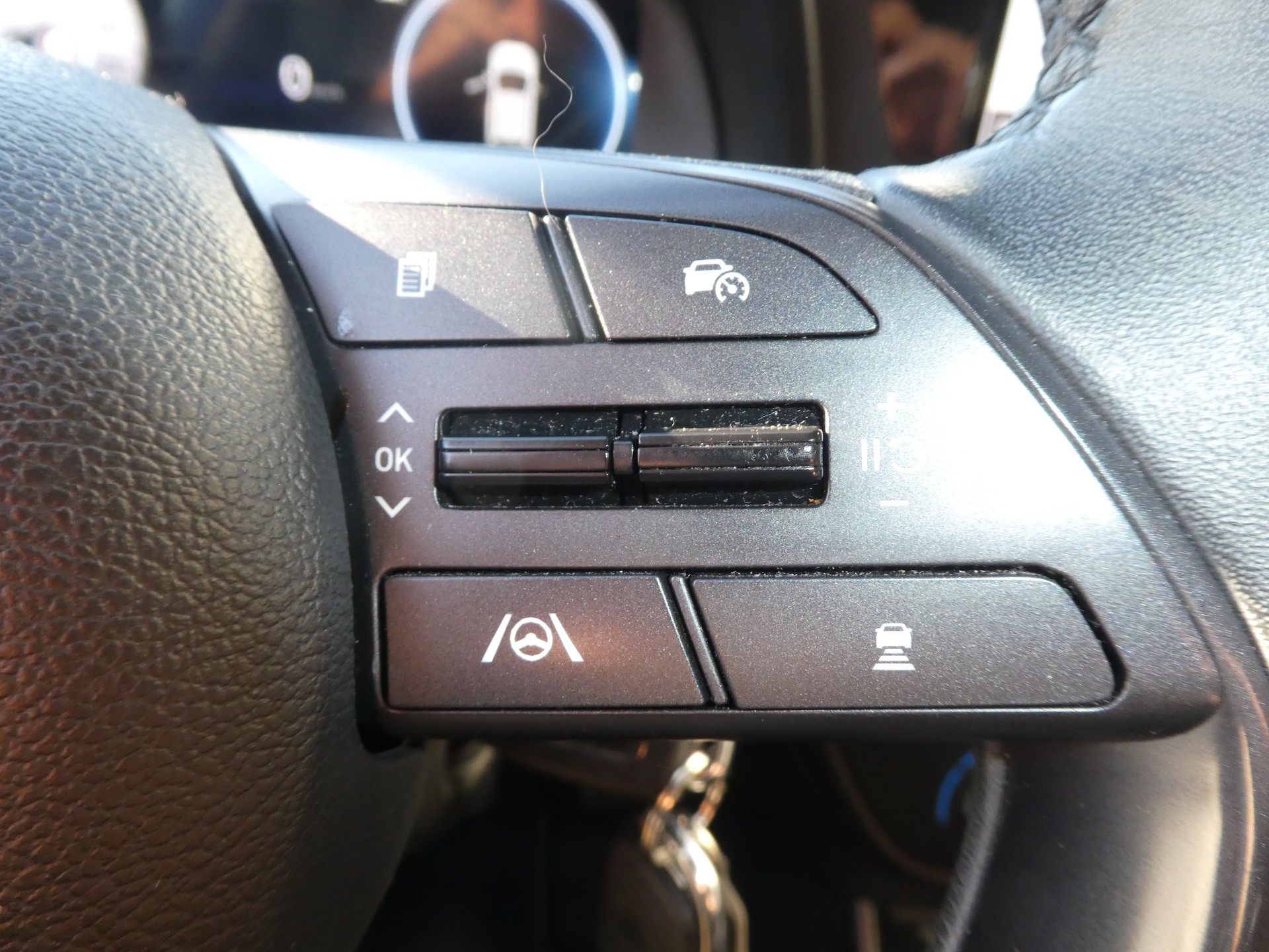 HYUNDAI i20 1.0 T-GDi Amplia DCT-image-11