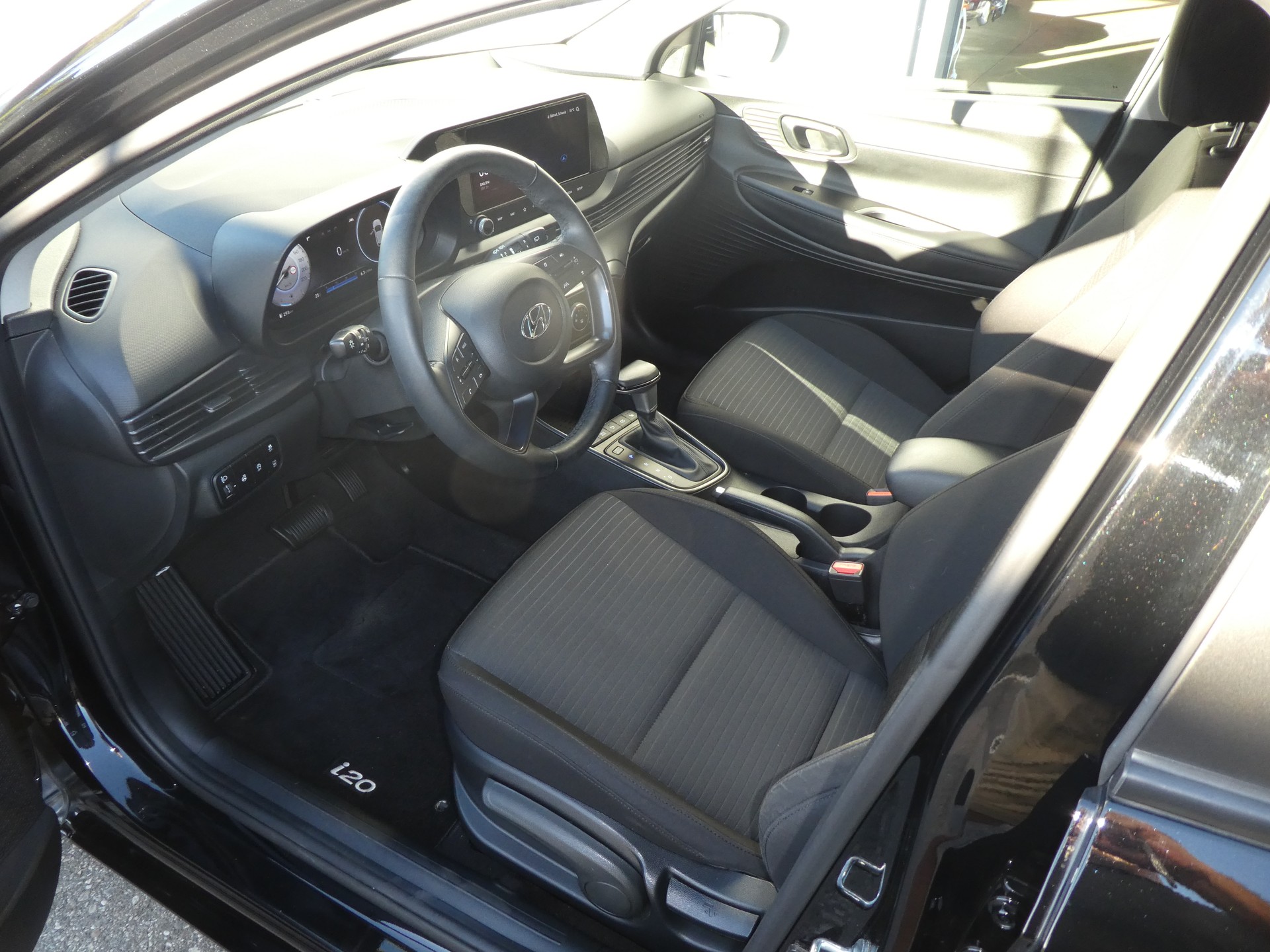 HYUNDAI i20 1.0 T-GDi Amplia DCT-image-4