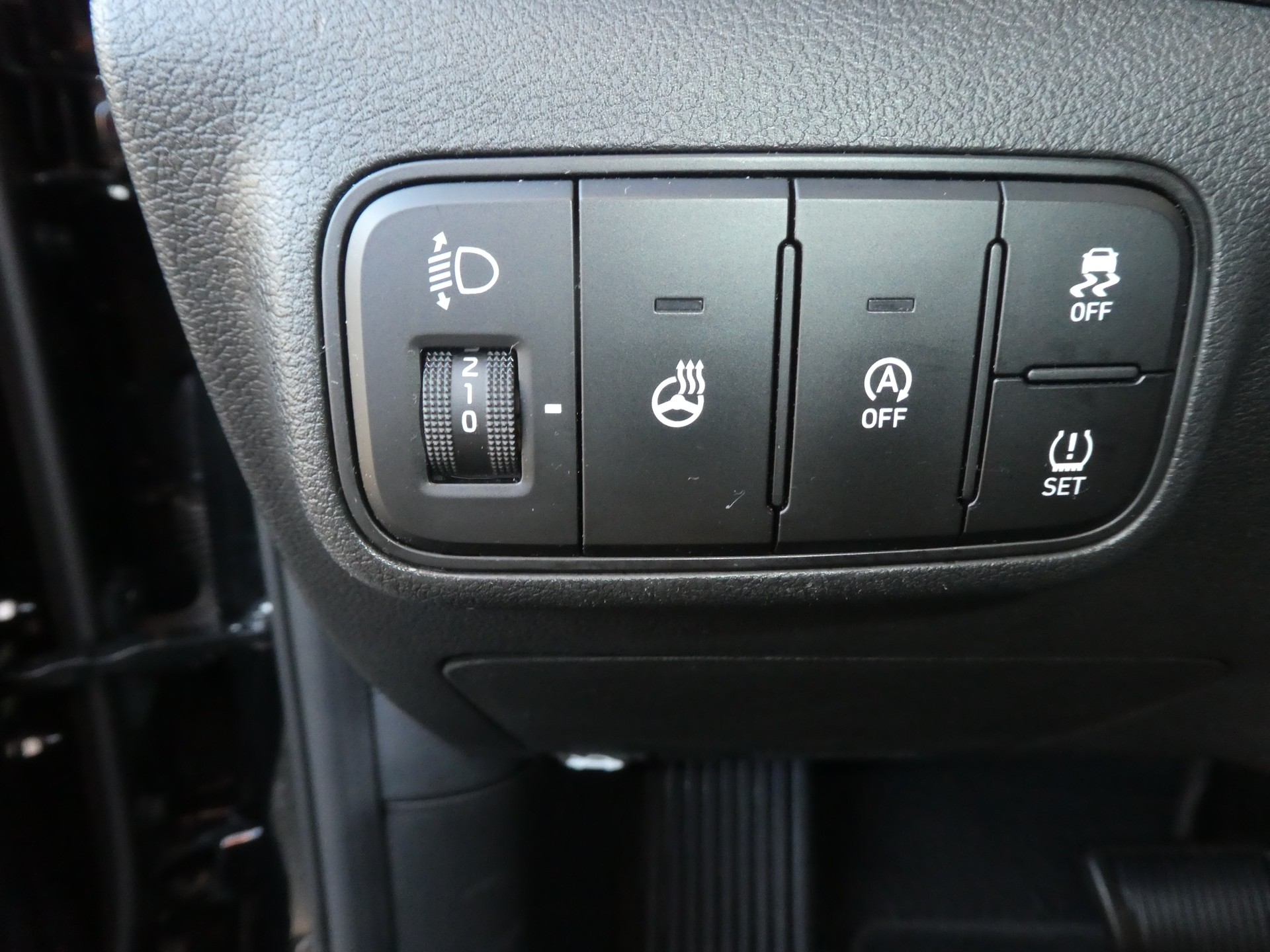 HYUNDAI i20 1.0 T-GDi Amplia DCT-image-6