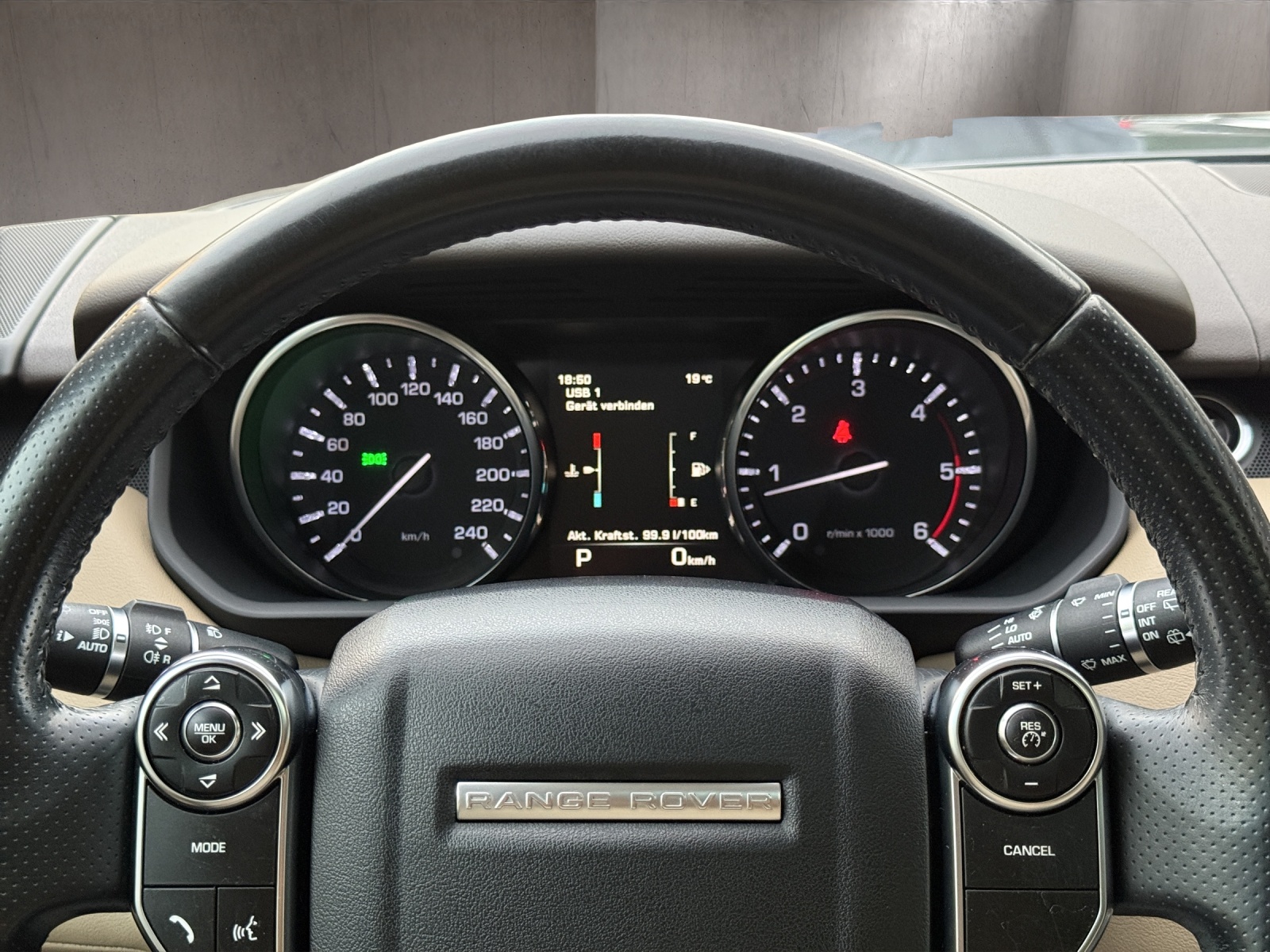 LAND ROVER Range Rover Sport 3.0 TDV6 SE Automatic-image-15