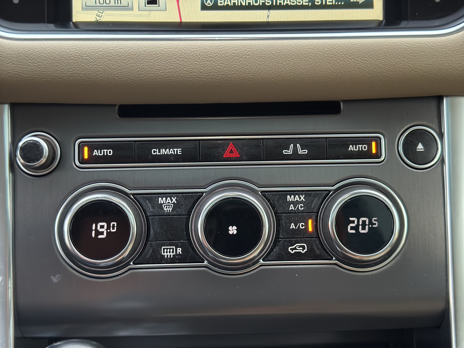 LAND ROVER Range Rover Sport 3.0 TDV6 SE Automatic-image-11