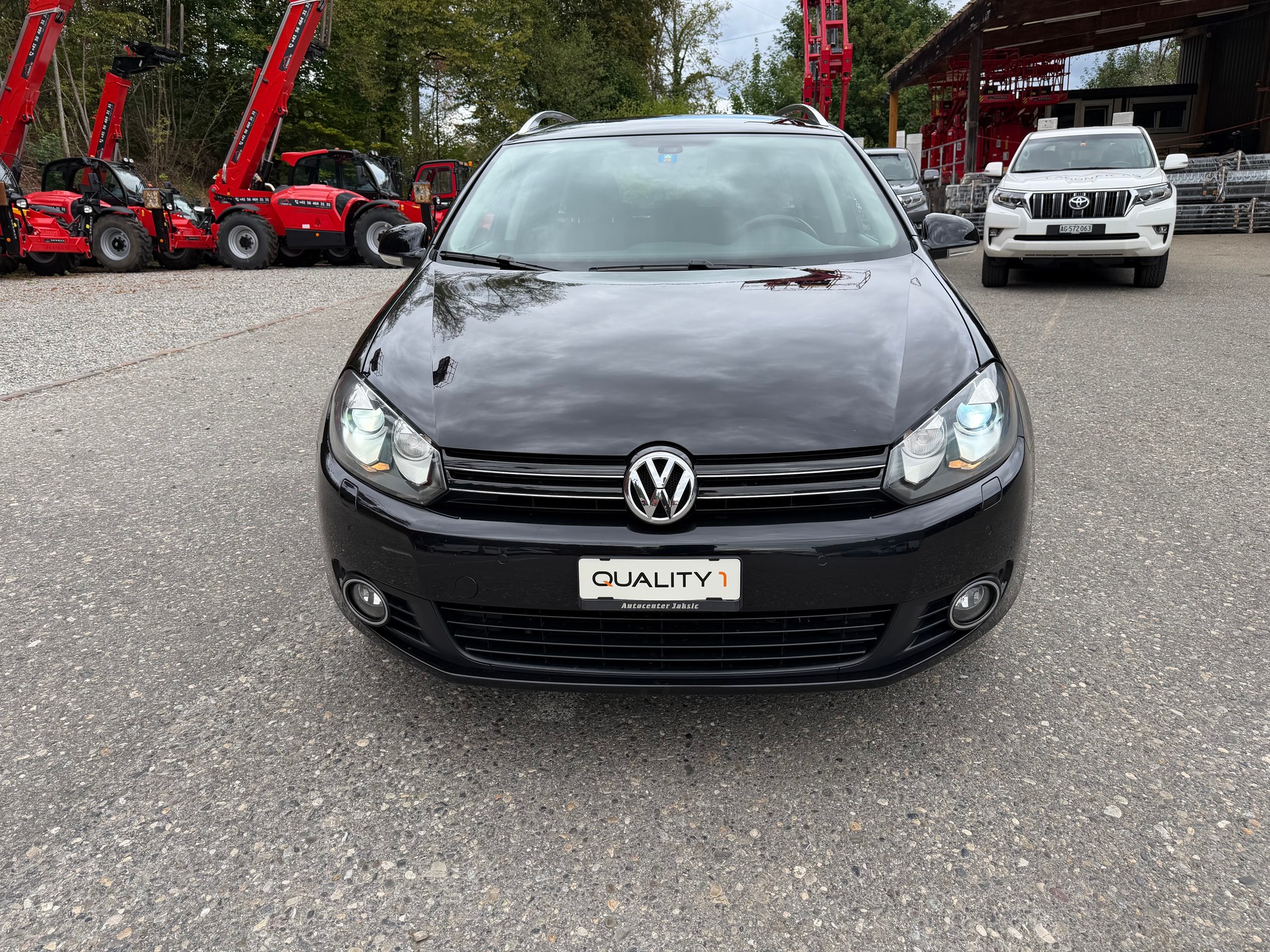 VW Golf Variant 1.2 TSI BMT Trendline-image-1