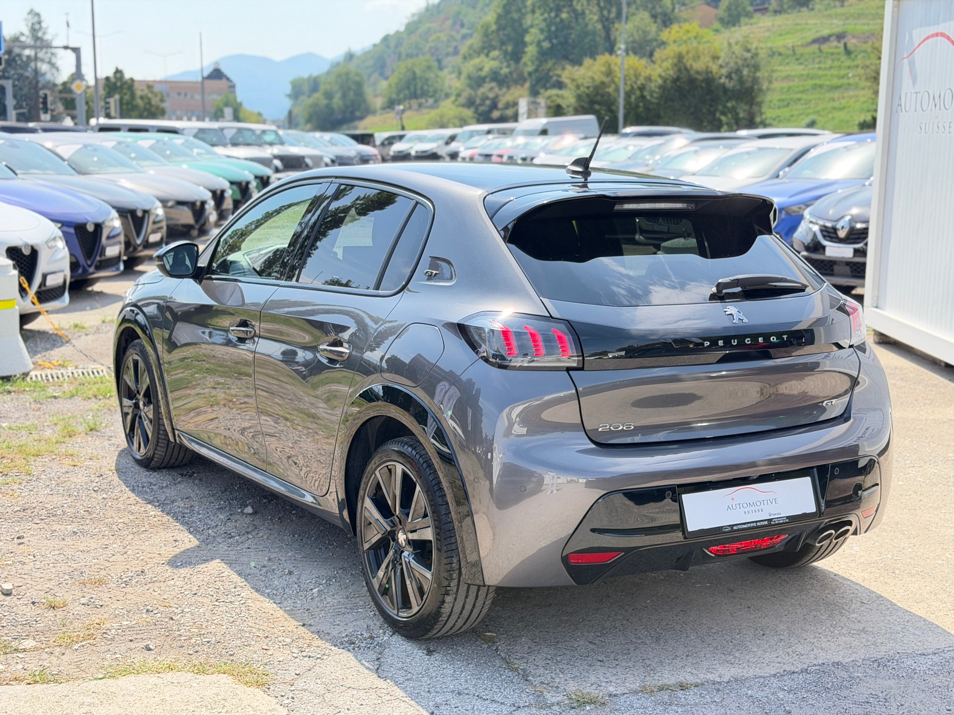 PEUGEOT 208 1.2 PureTech GT EAT8-image-5
