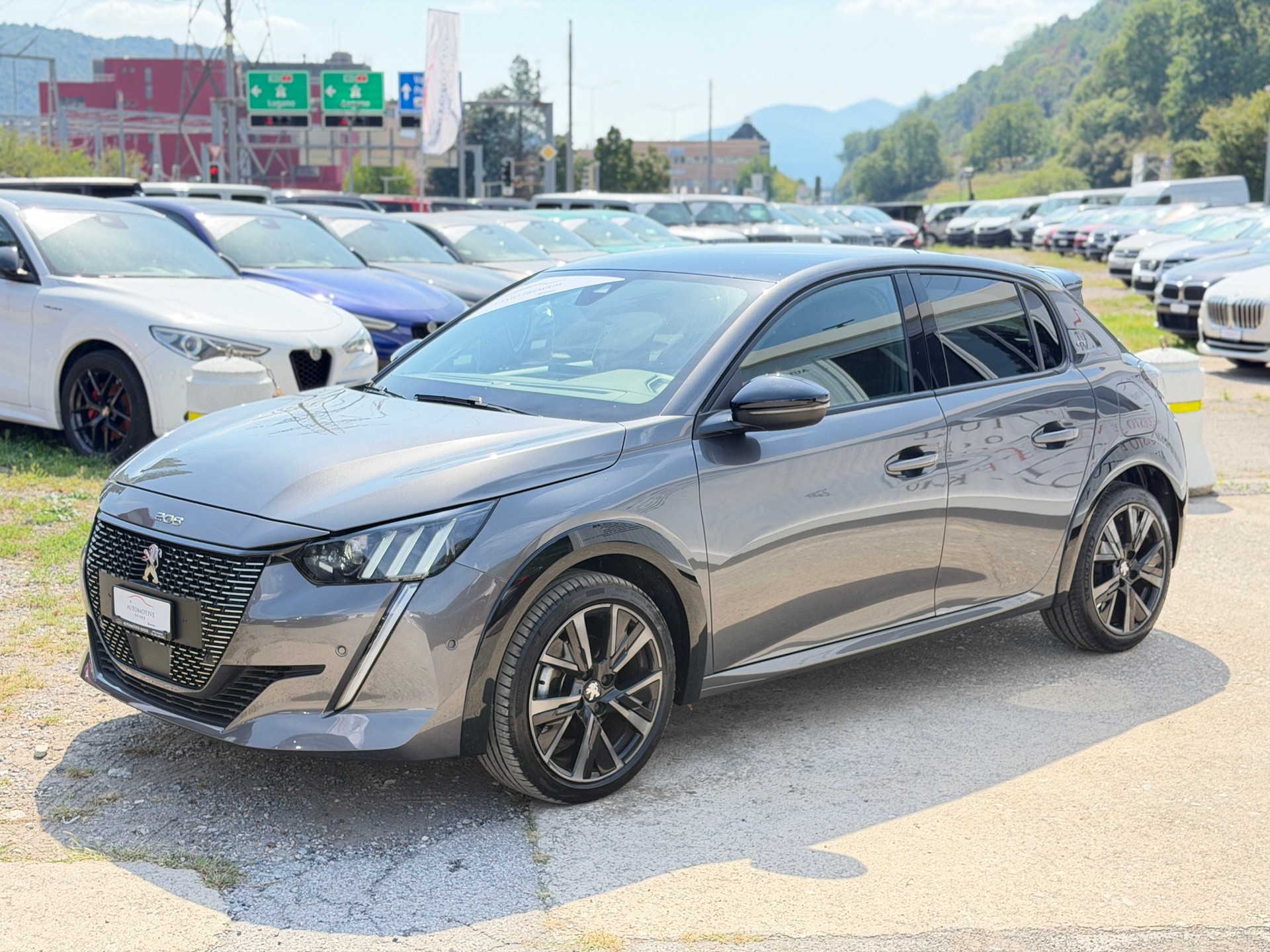 PEUGEOT 208 1.2 PureTech GT EAT8-image-1