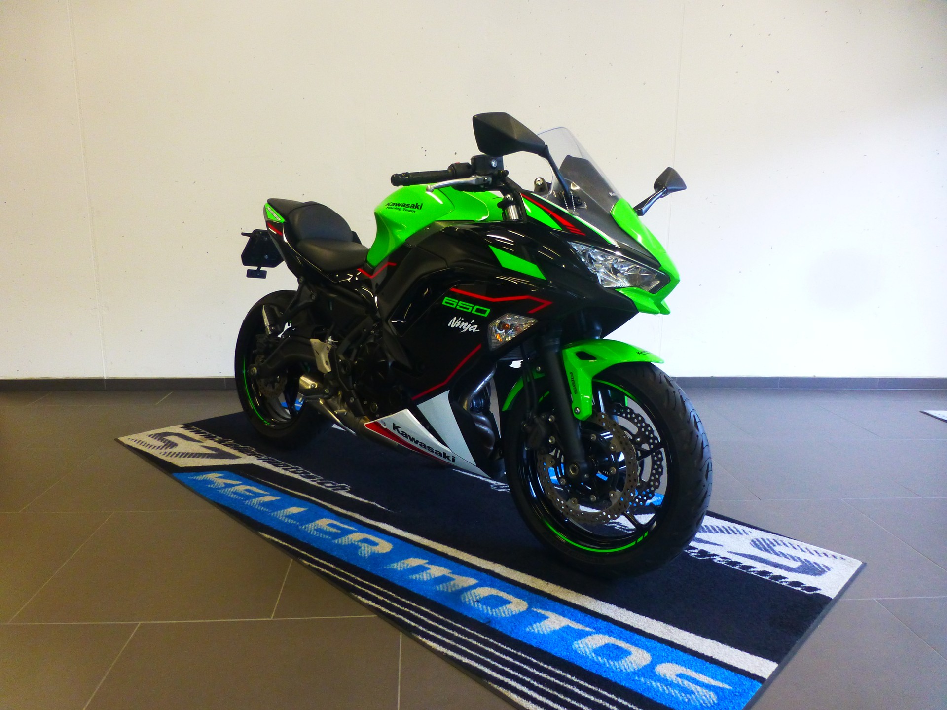KAWASAKI Ninja 650-showroom-element-2
