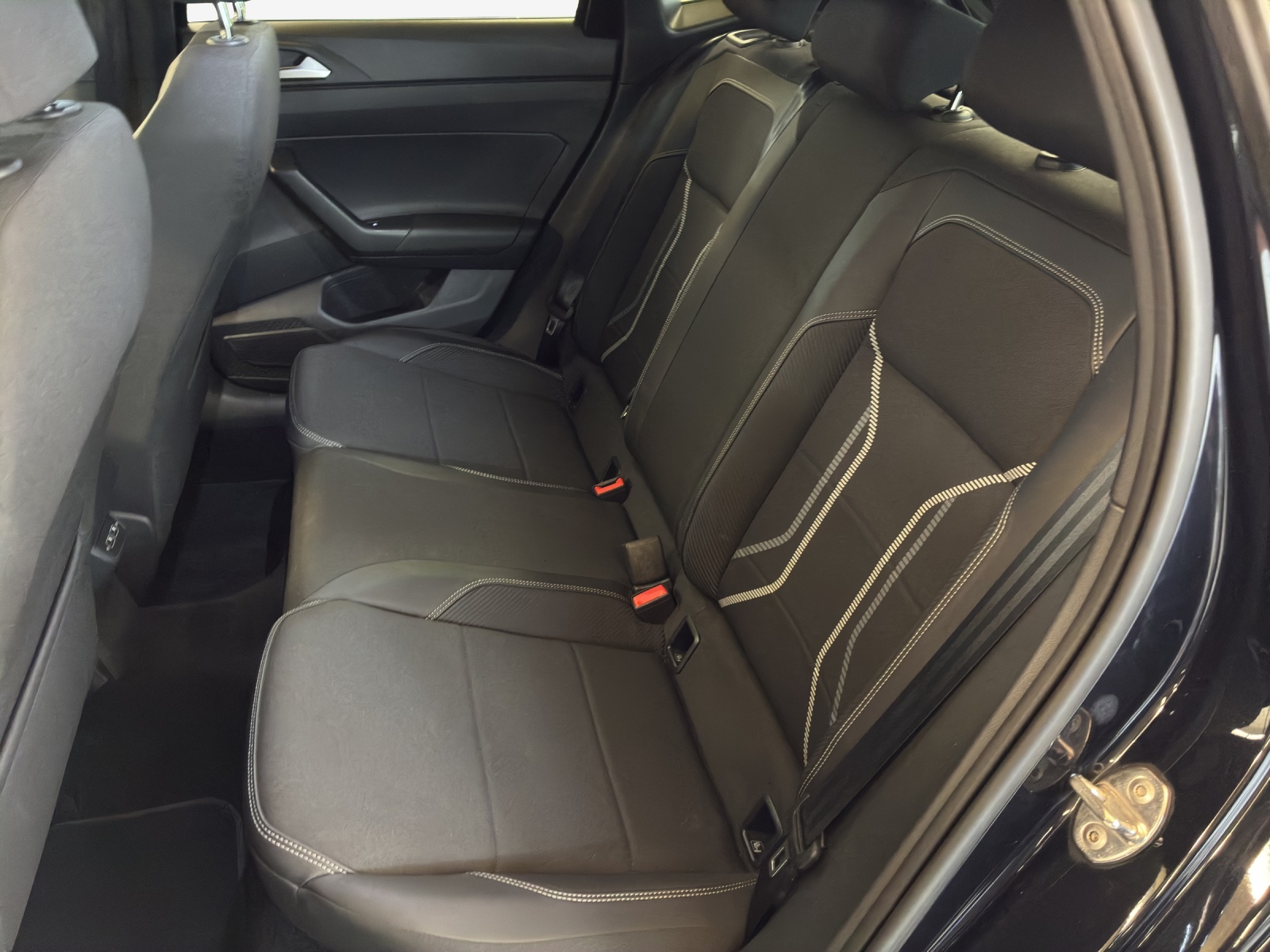 VW Polo 1.0 TSI BMT Comfortline-image-11