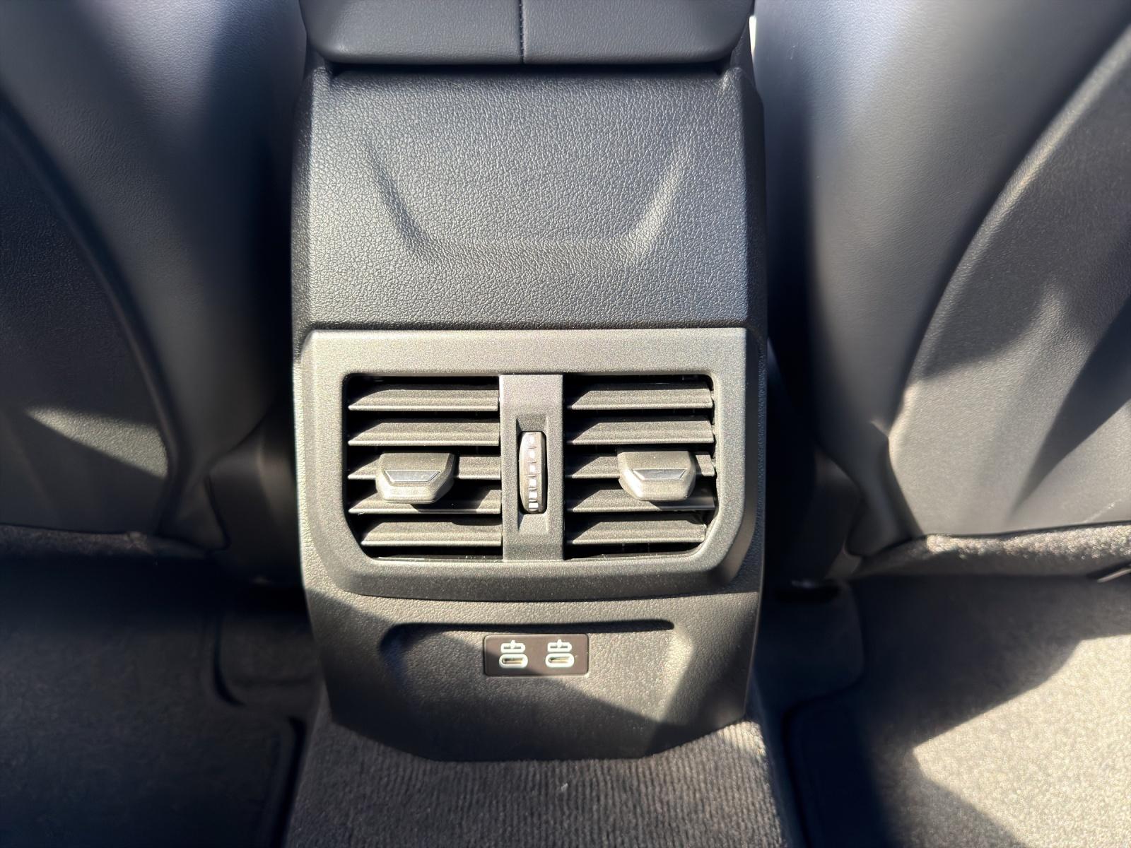 BMW M135i xDrive-image-24