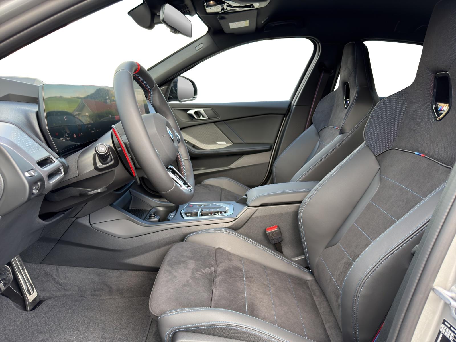 BMW M135i xDrive-image-10