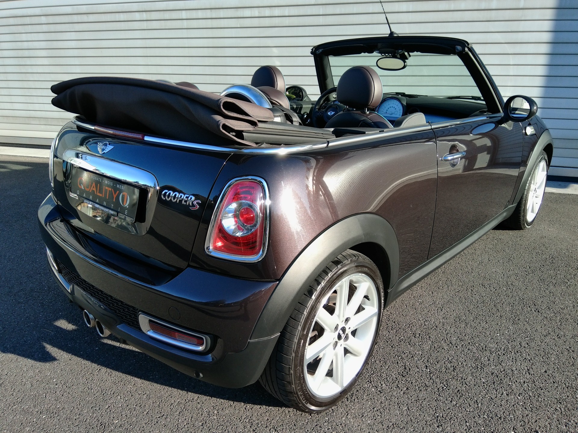 MINI Cooper S Cabriolet-image-2