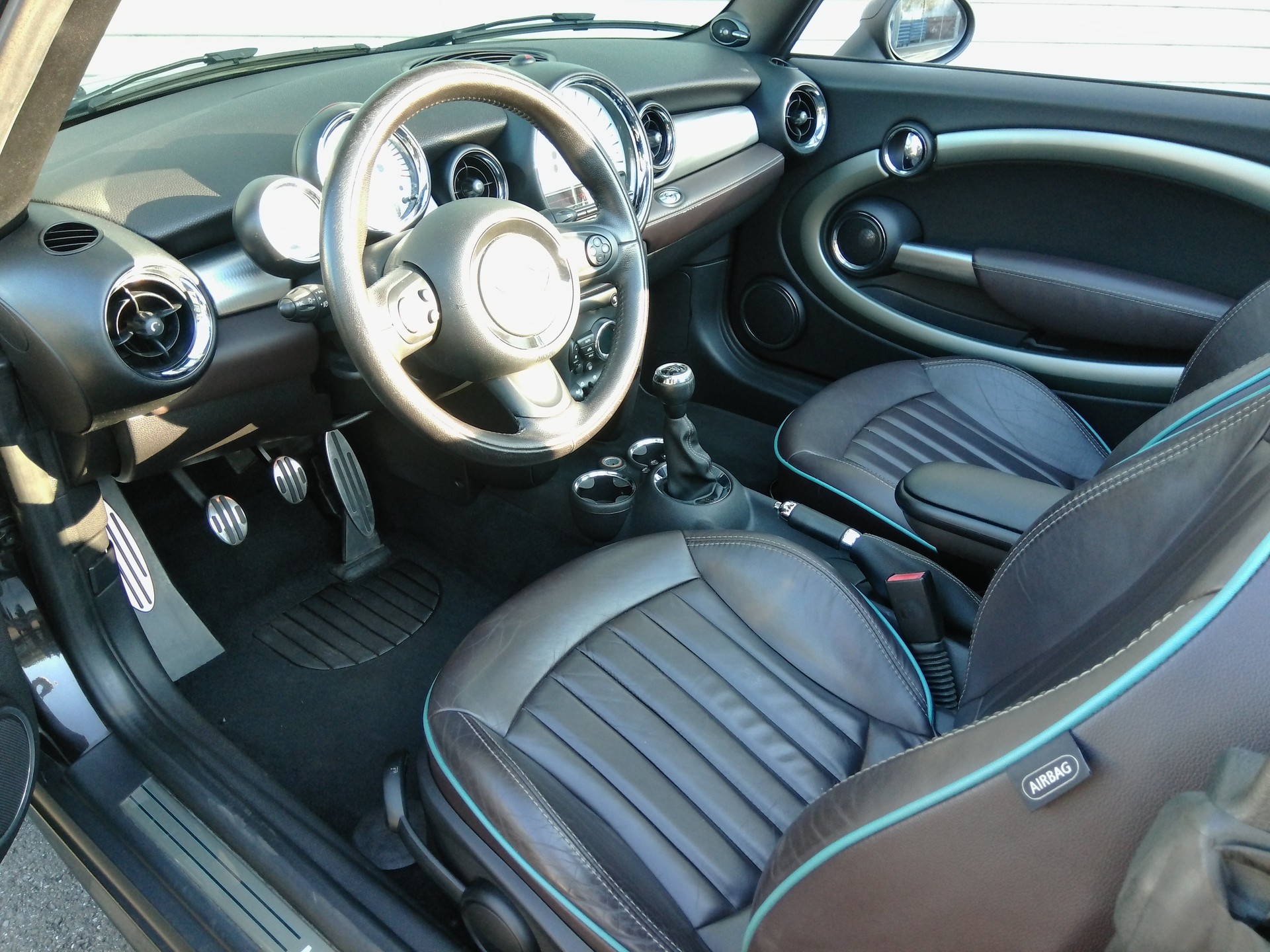 MINI Cooper S Cabriolet-image-5