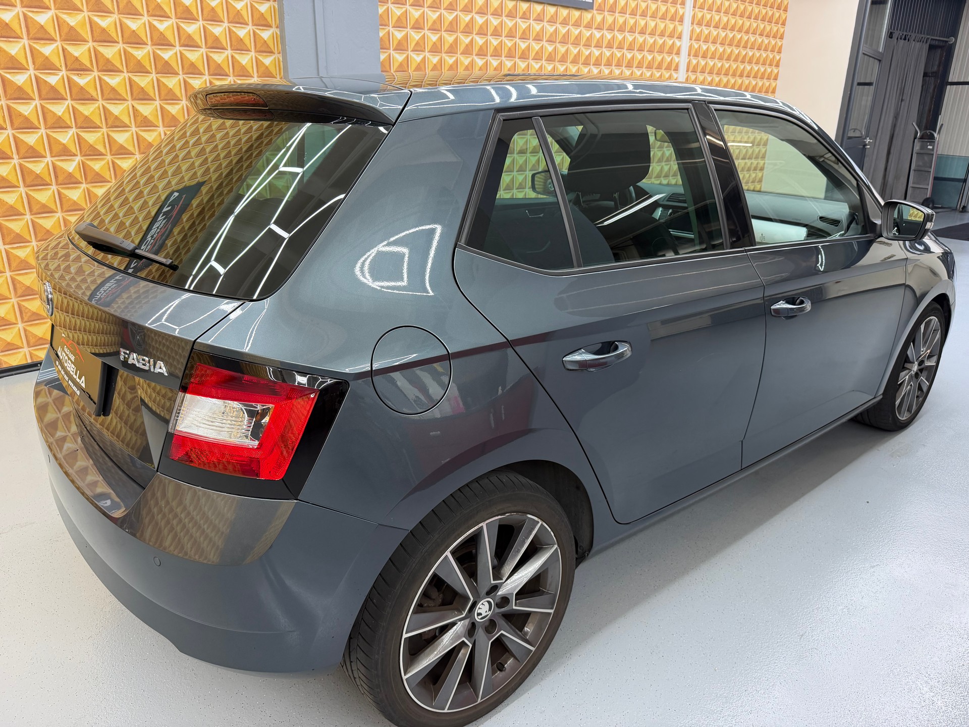 SKODA Fabia 1.0 TSI Ambition DSG-image-3