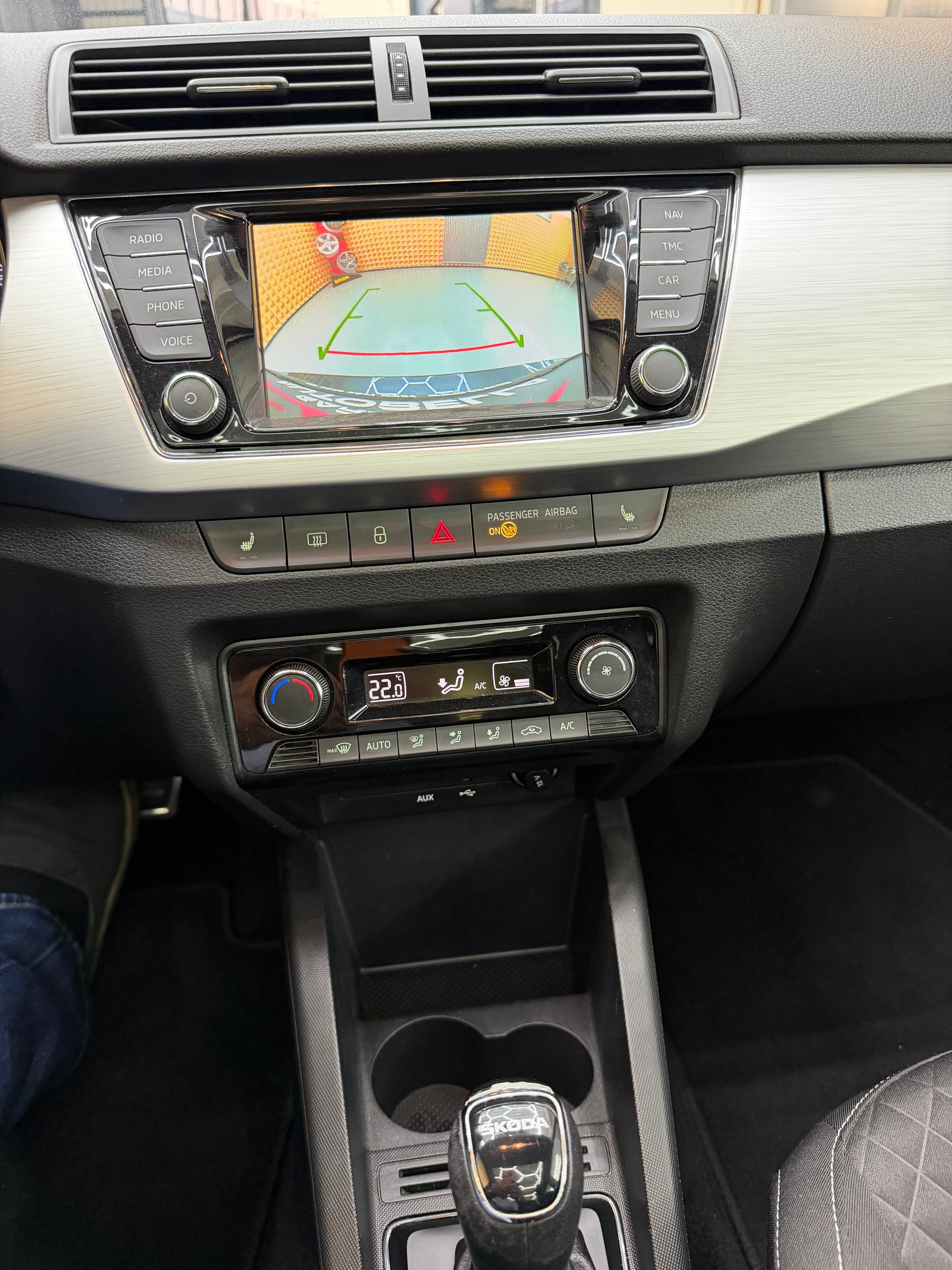 SKODA Fabia 1.0 TSI Ambition DSG-image-9