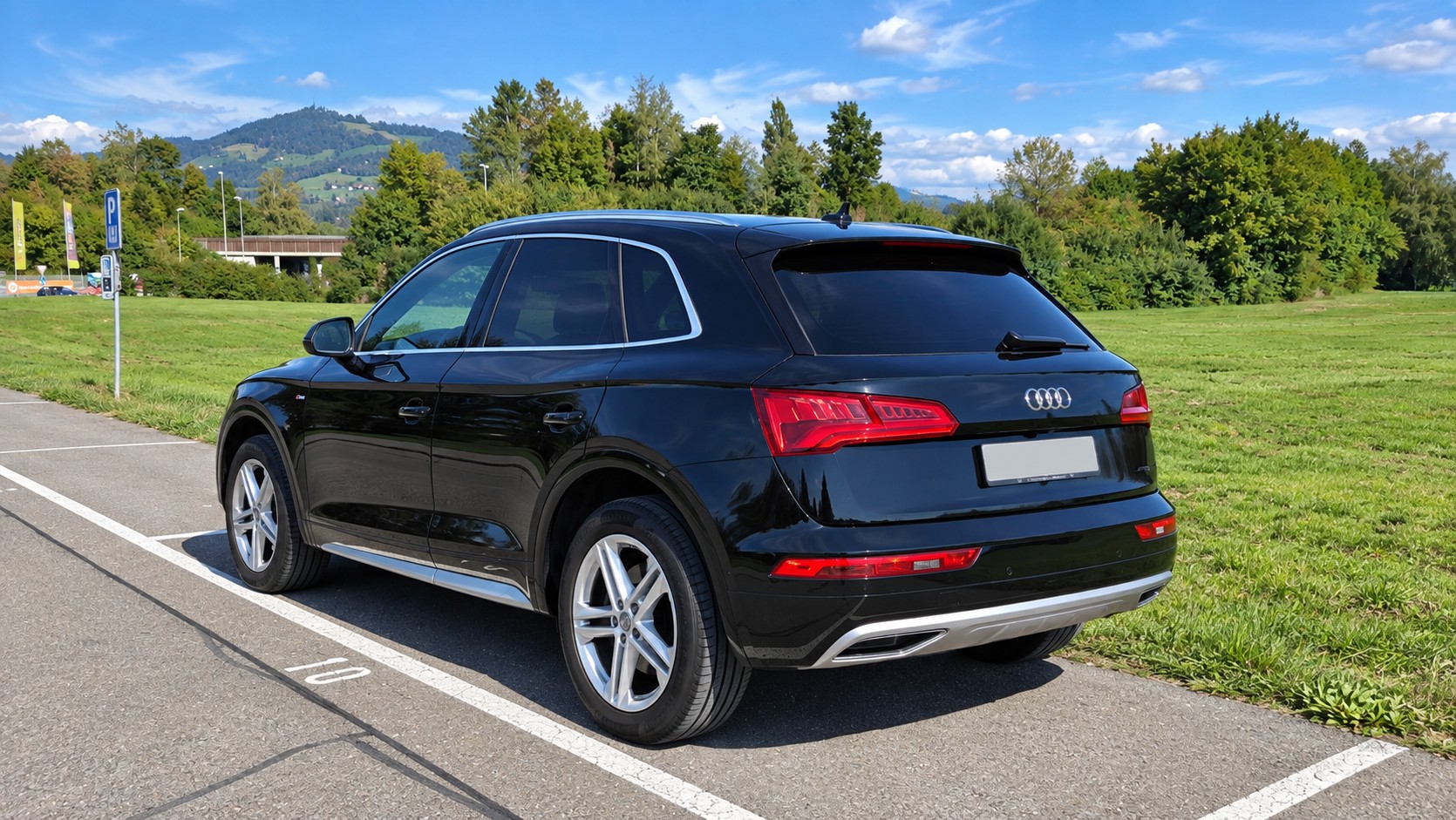 AUDI 2.0 45 TFSI Design qu. S-Tr.-image-2