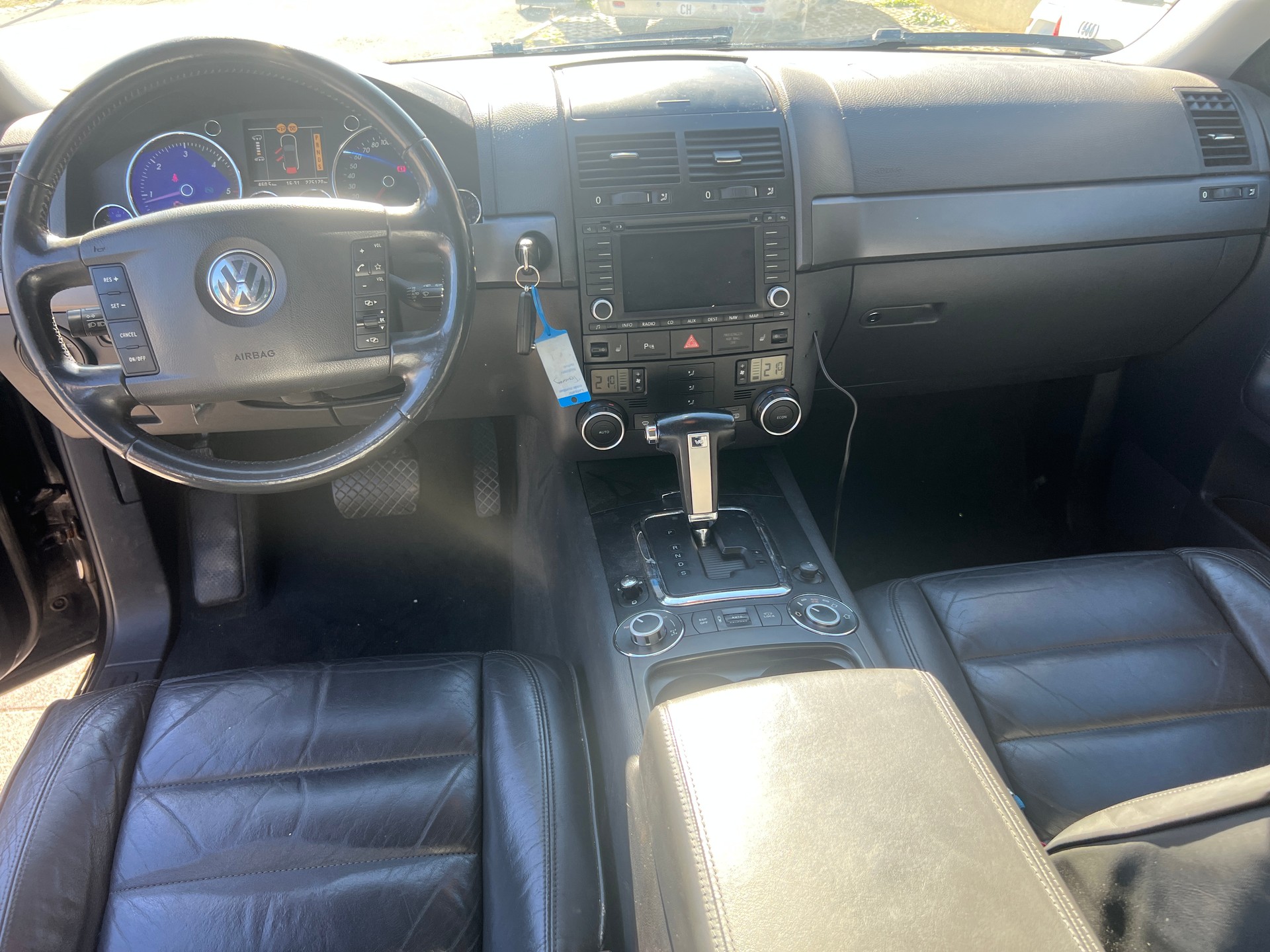 VW TOUAREG-image-6
