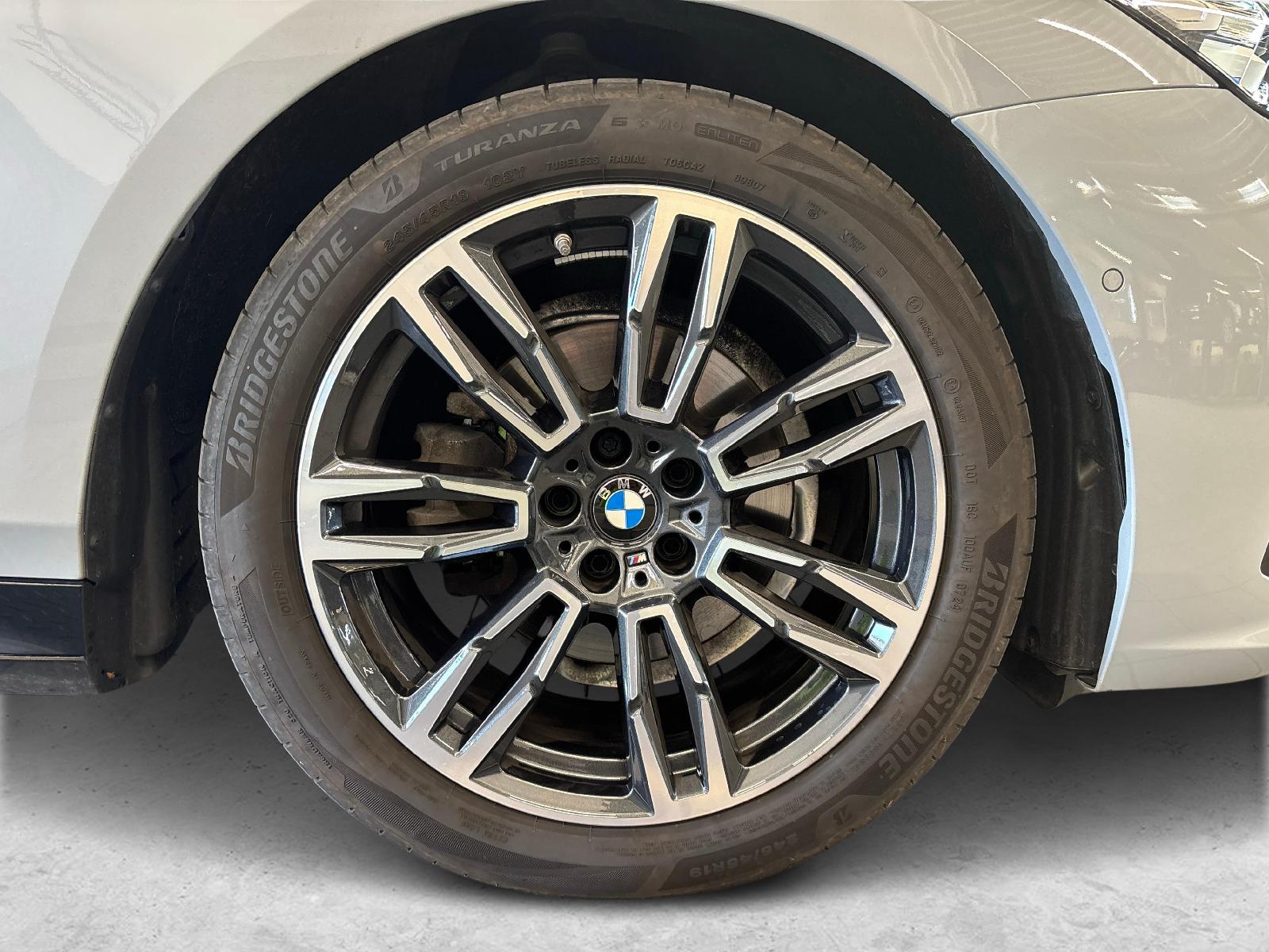 BMW 520d xDrive Touring M-Sport 48V-image-19