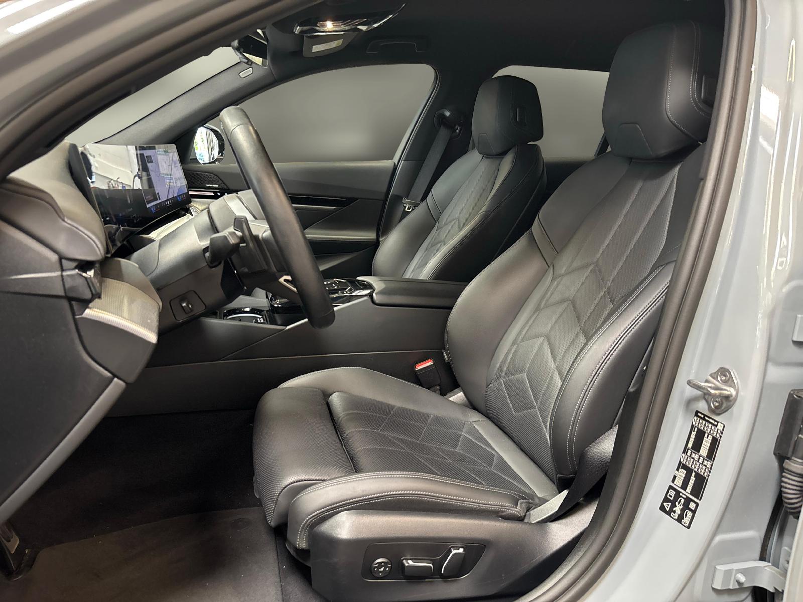 BMW 520d xDrive Touring M-Sport 48V-image-8