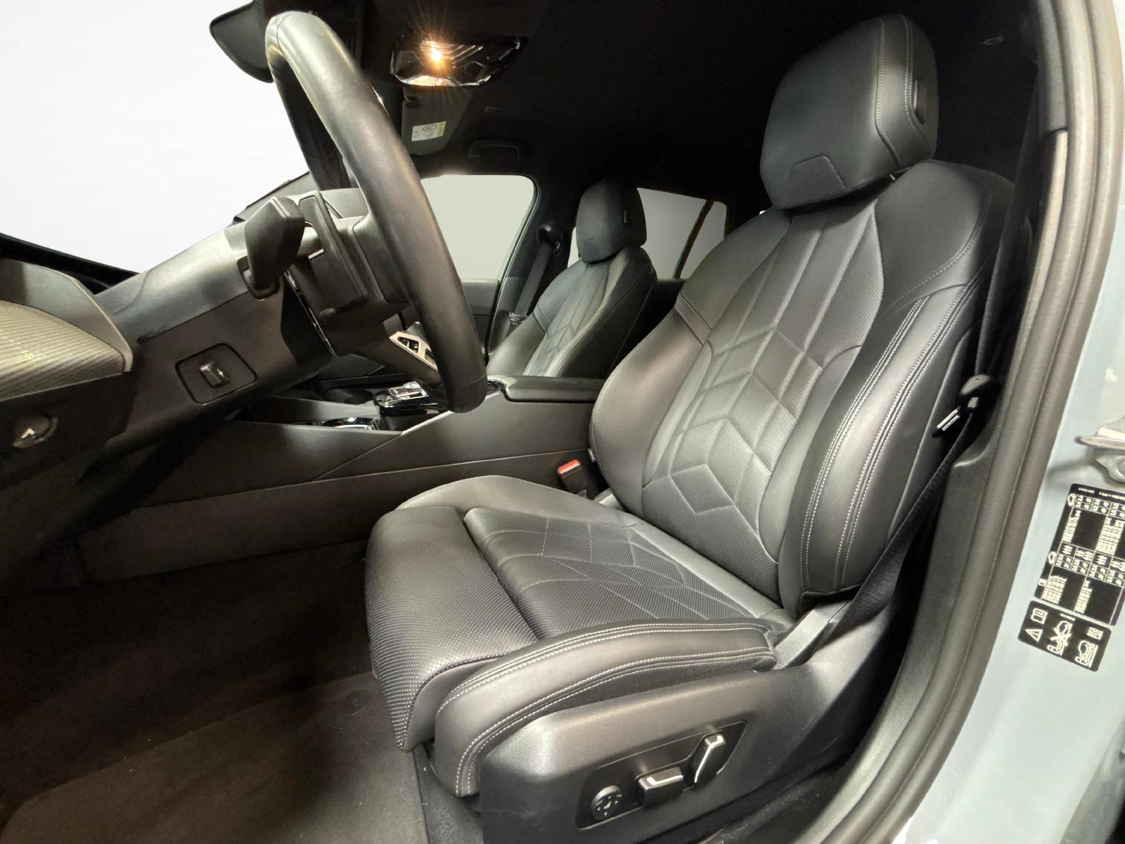 BMW 520d xDrive Touring M-Sport 48V-image-9