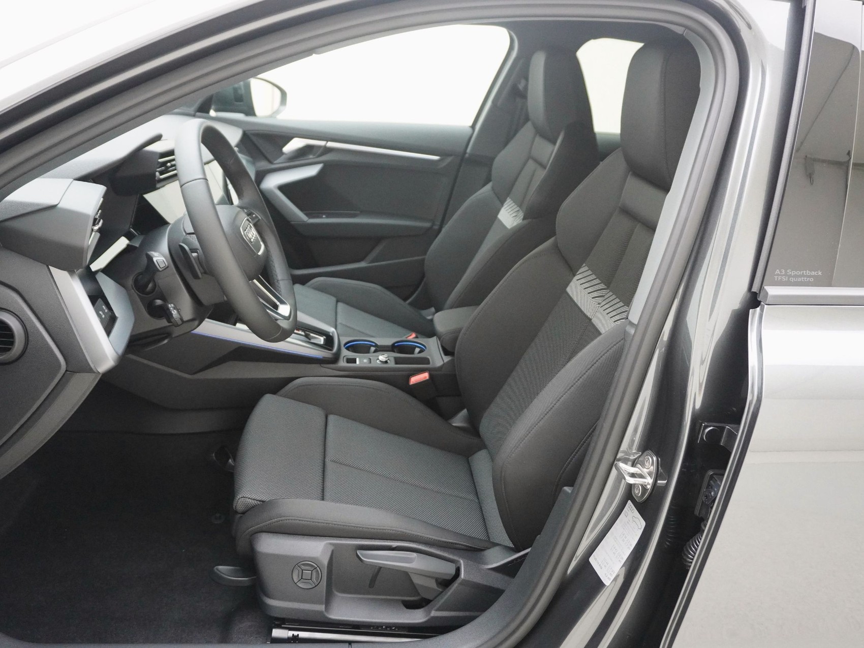 AUDI A3 Sportback 2.0 40 TFSI S Line quattro S-Tronic-image-11