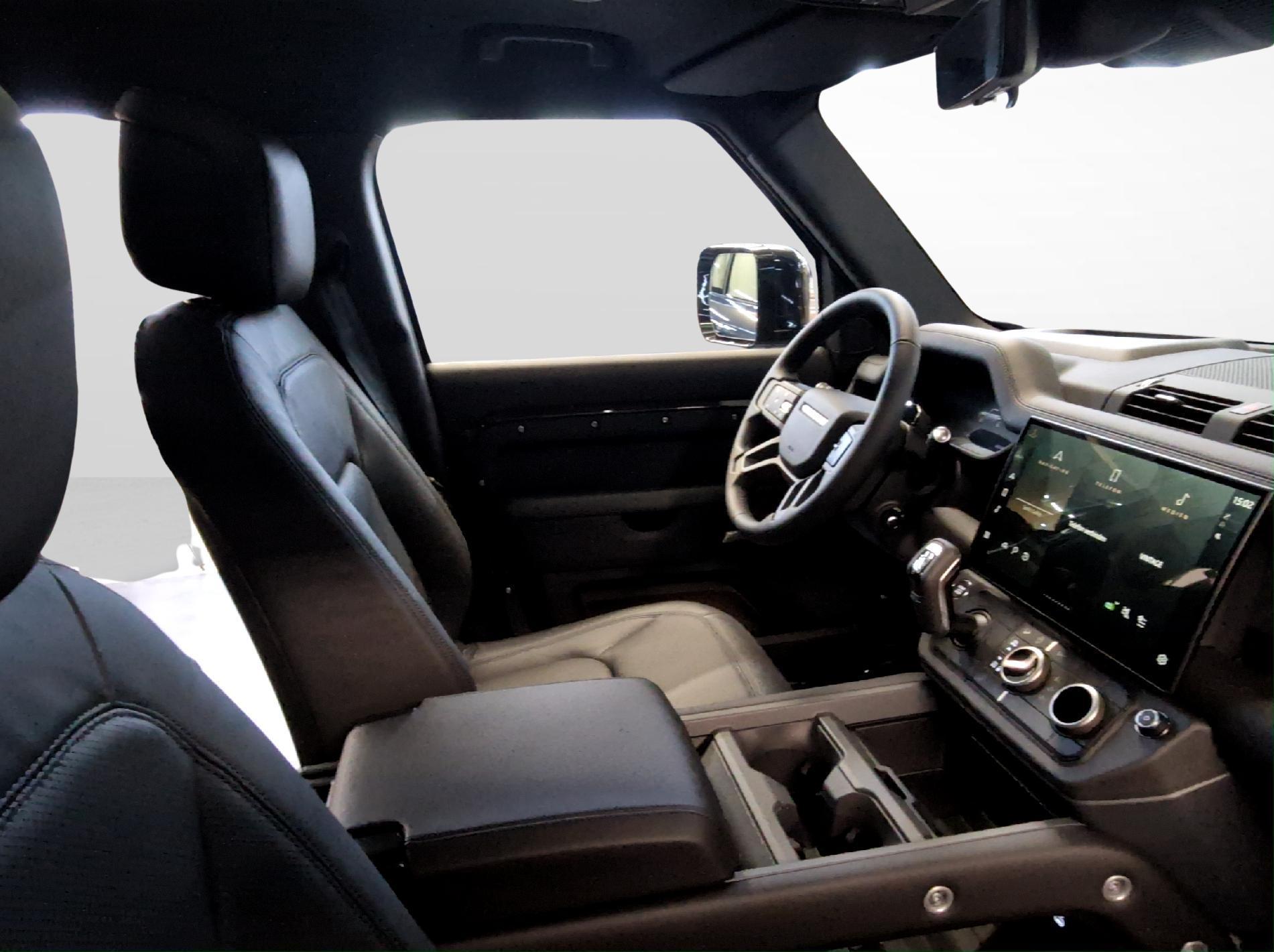 LAND ROVER Defender 130 3.0 D I6 350 X-Dynamic HSE-image-9