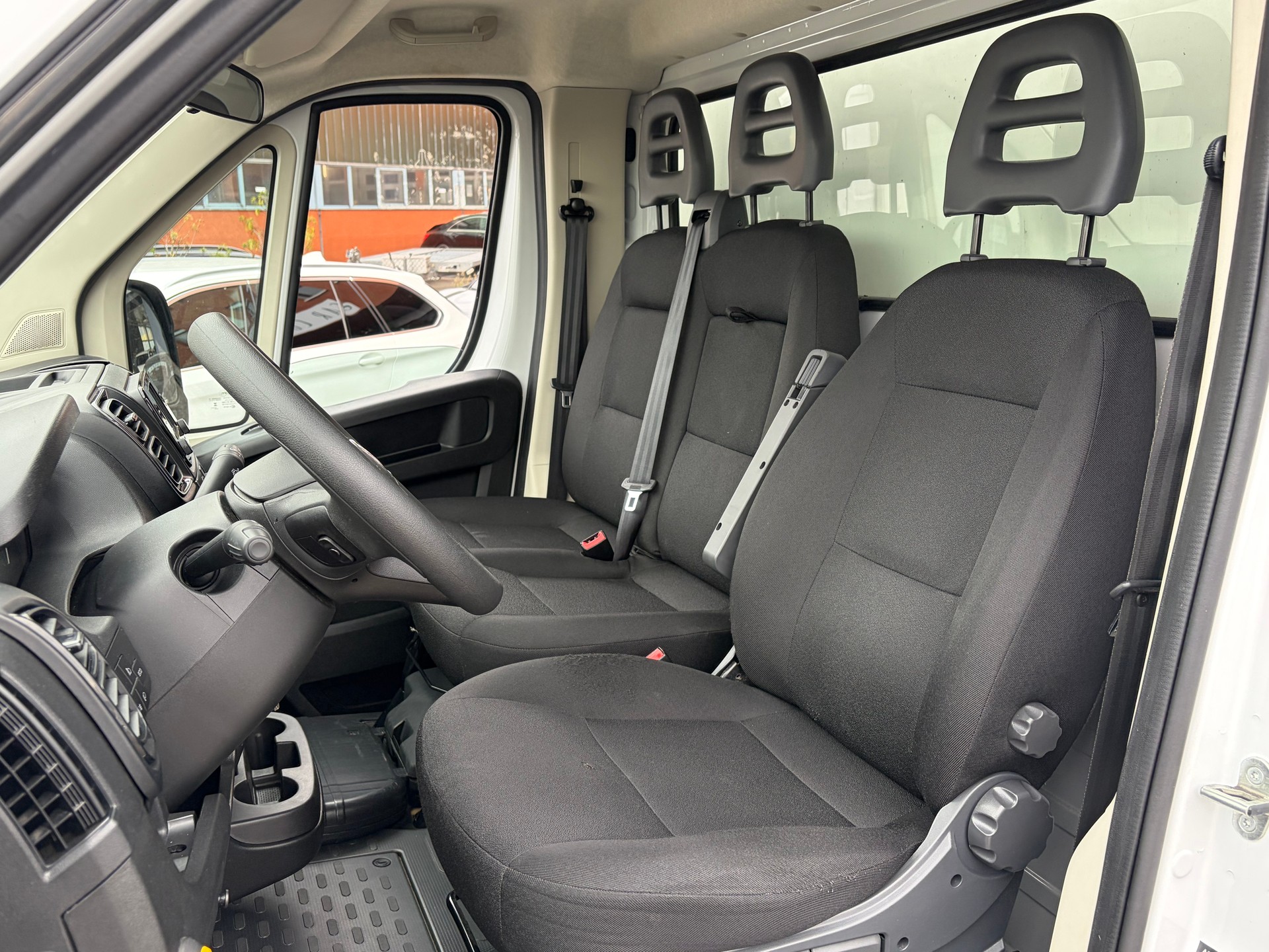 FIAT Ducato 35 2.2 MJ H3 Koffer mit Flügeltüren*Klimaanlage*Rückfahrkamera*Ab MFK*-image-5