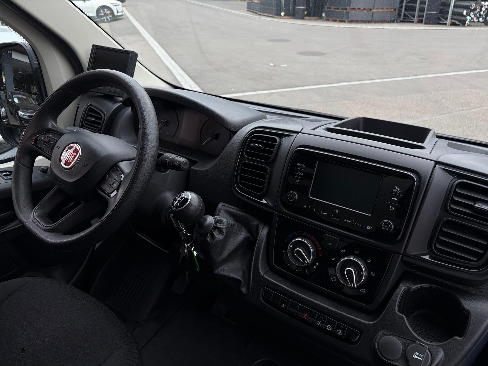 FIAT Ducato 35 2.2 MJ H3 Koffer mit Flügeltüren*Klimaanlage*Rückfahrkamera*Ab MFK*-image-18