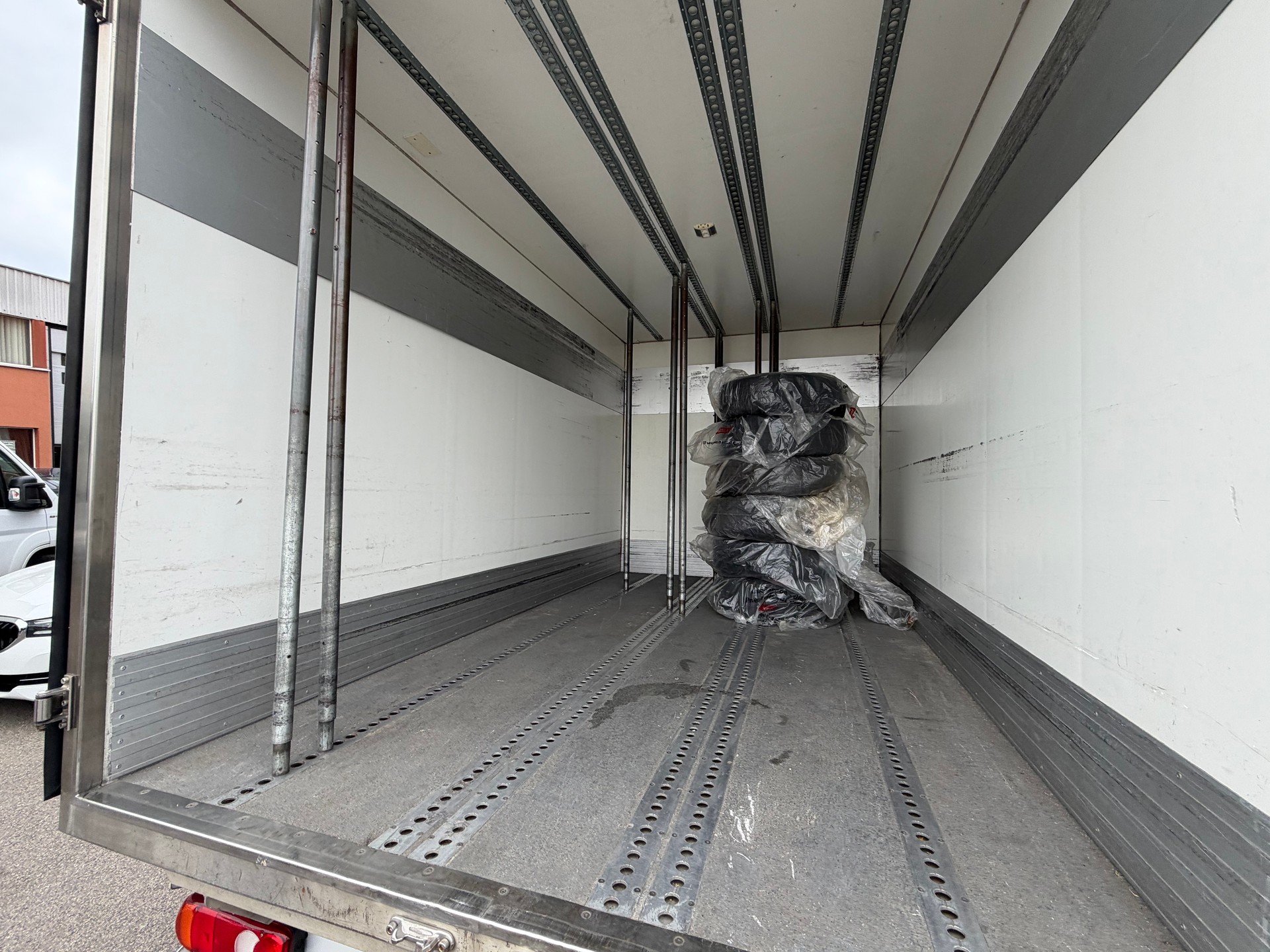 FIAT Ducato 35 2.2 MJ H3 Koffer mit Flügeltüren*Klimaanlage*Rückfahrkamera*Ab MFK*-image-11