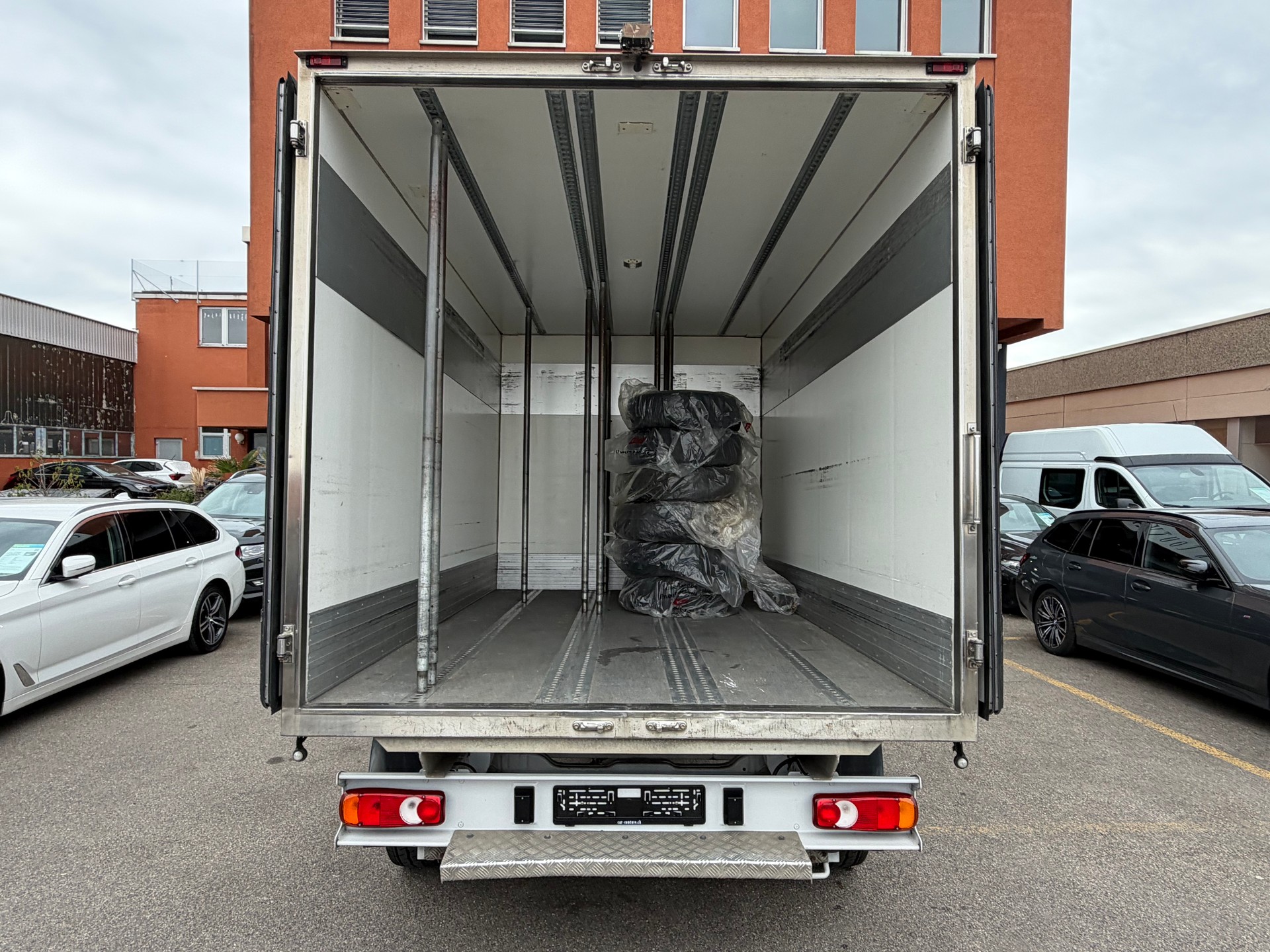 FIAT Ducato 35 2.2 MJ H3 Koffer mit Flügeltüren*Klimaanlage*Rückfahrkamera*Ab MFK*-image-8