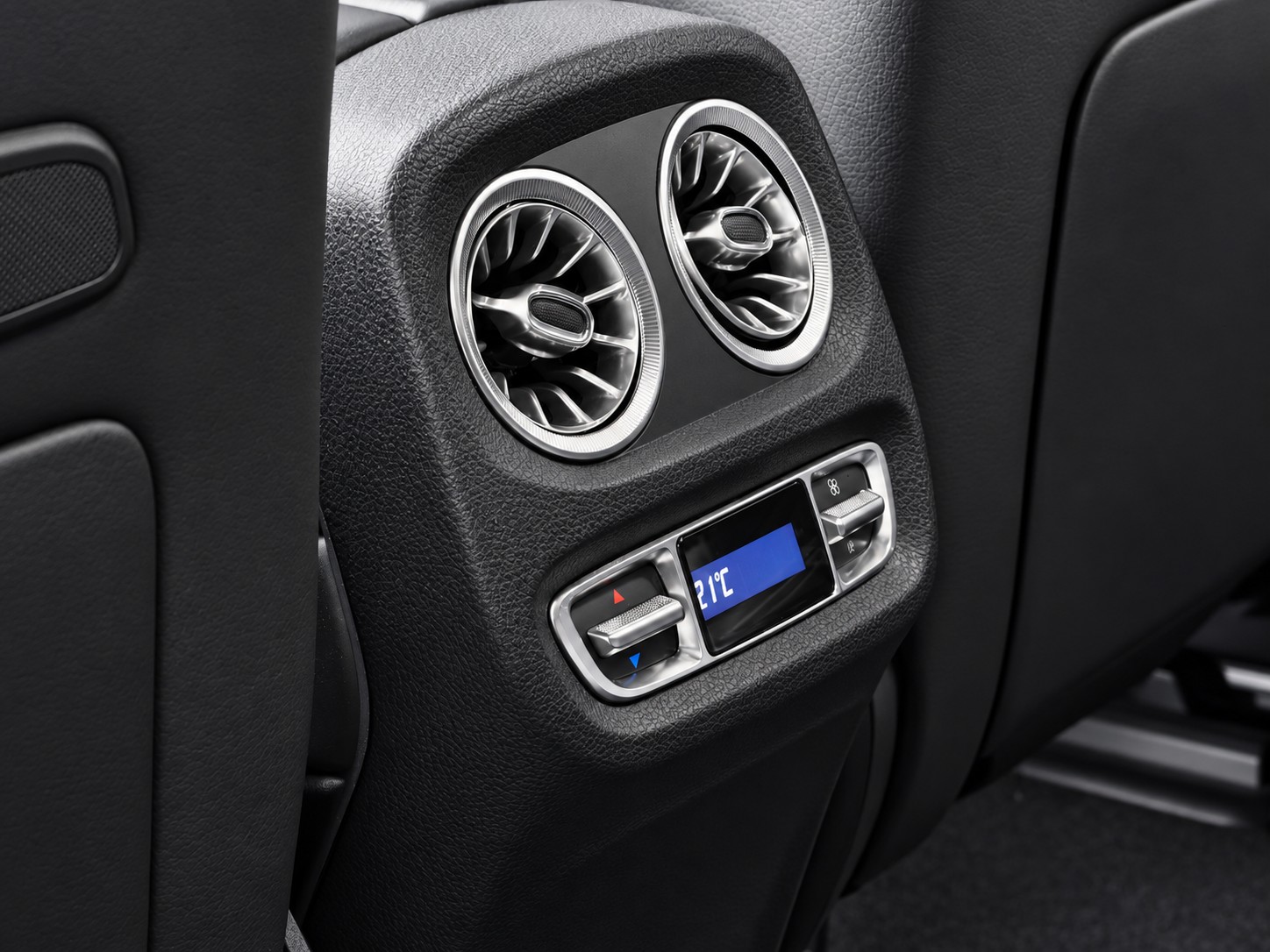 MERCEDES-BENZ G 400 d * schwarz Matt-image-19