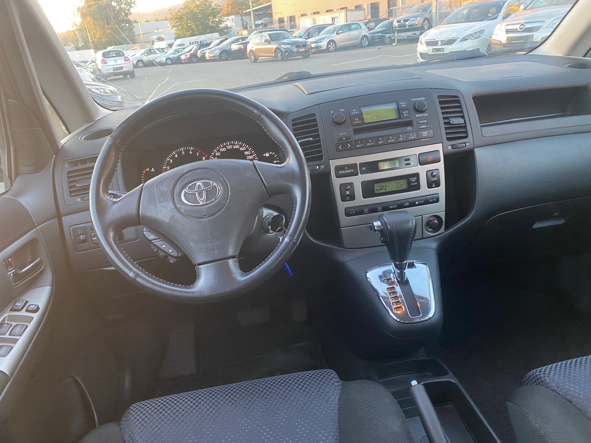 TOYOTA Corolla Verso 1.8-image-8
