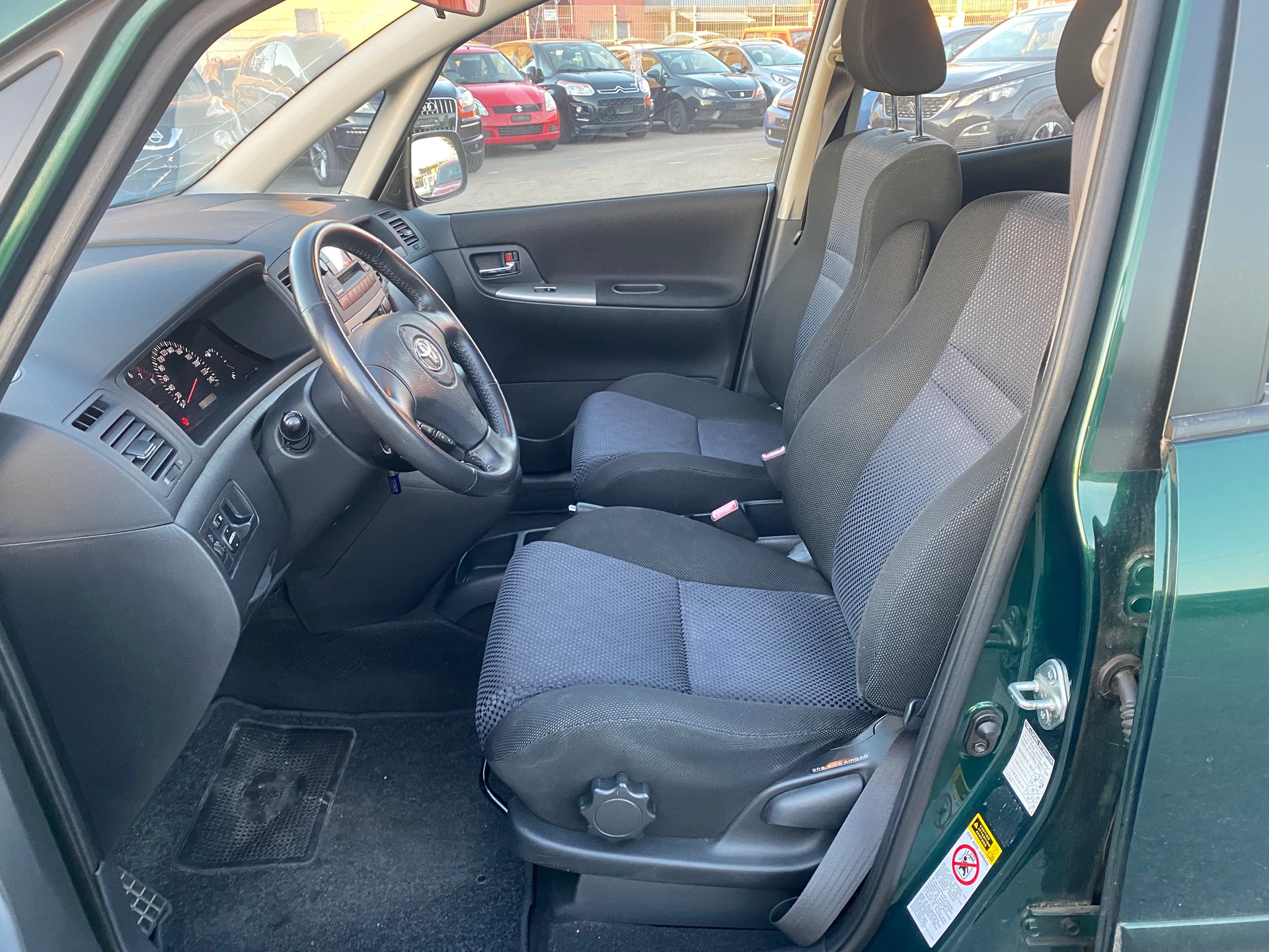 TOYOTA Corolla Verso 1.8-image-9