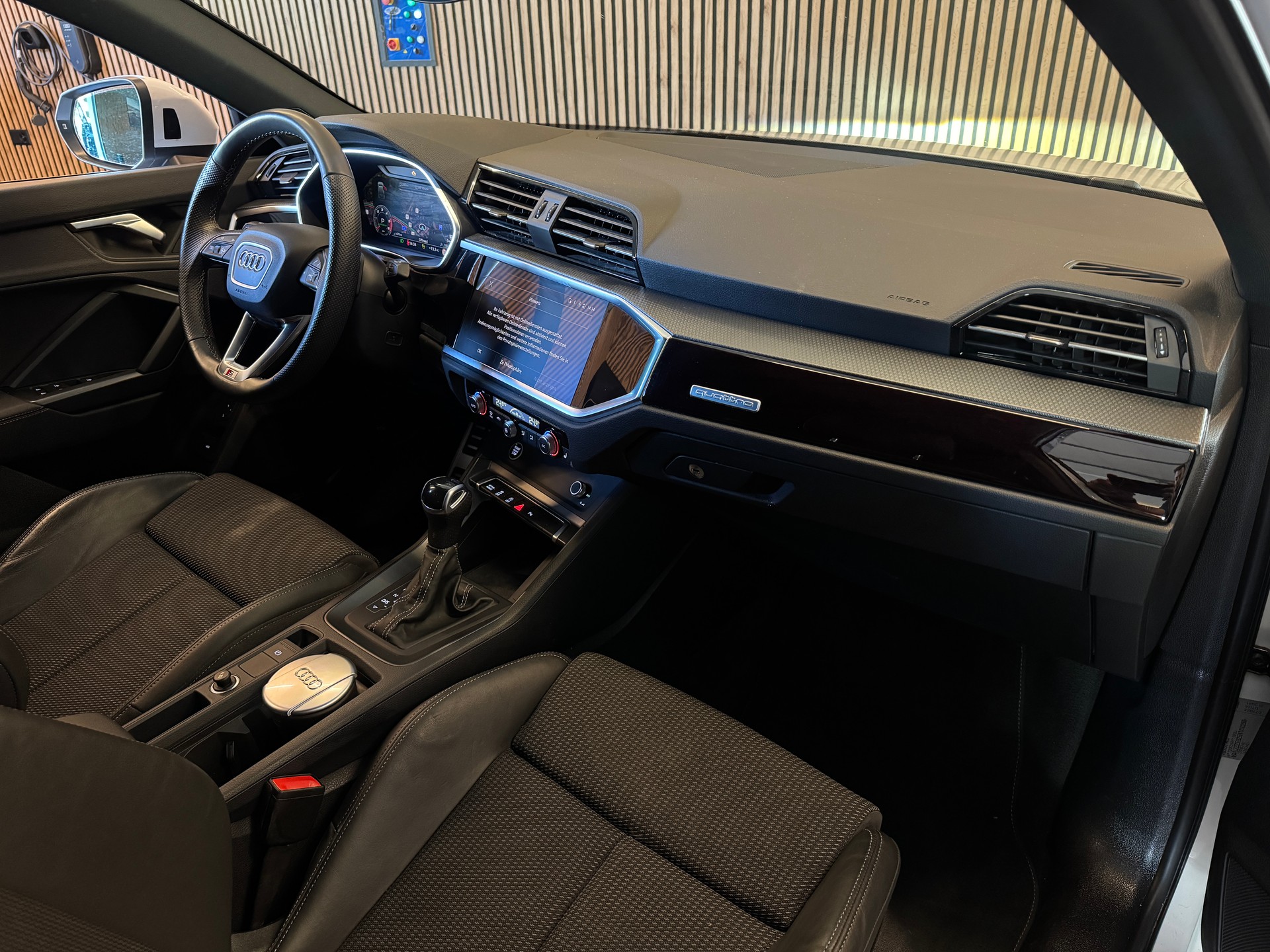 AUDI Q3 Sportback 2.0 40 TDI S line quattro S-Tronic-image-10