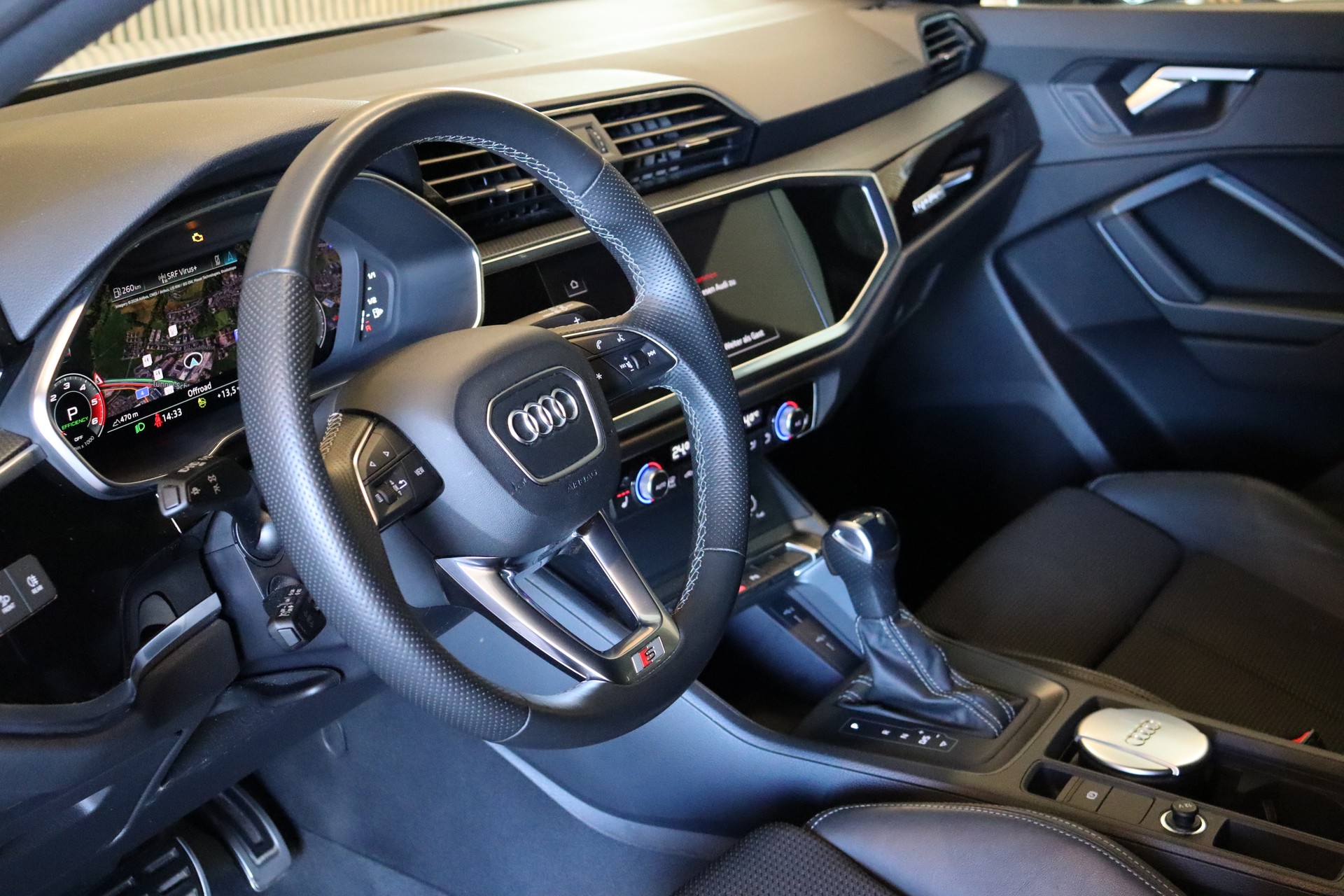 AUDI Q3 Sportback 2.0 40 TDI S line quattro S-Tronic-image-9