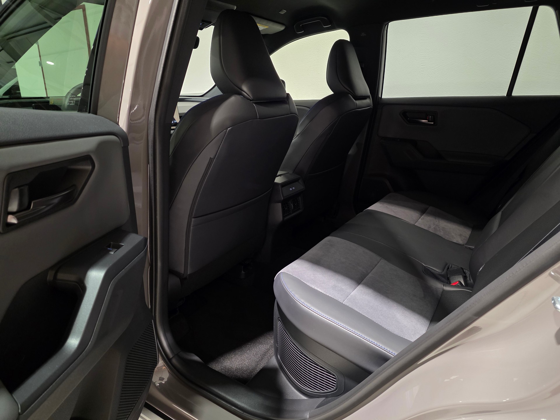 TOYOTA RAV-4 2.5 HSD Style e-CVT AWD-image-17