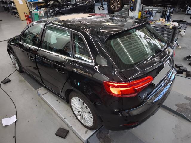 AUDI A3 Sportback 1.4 e-tron Sport S-tronic-image-2