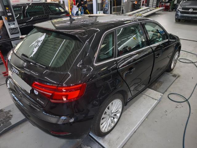 AUDI A3 Sportback 1.4 e-tron Sport S-tronic-image-3