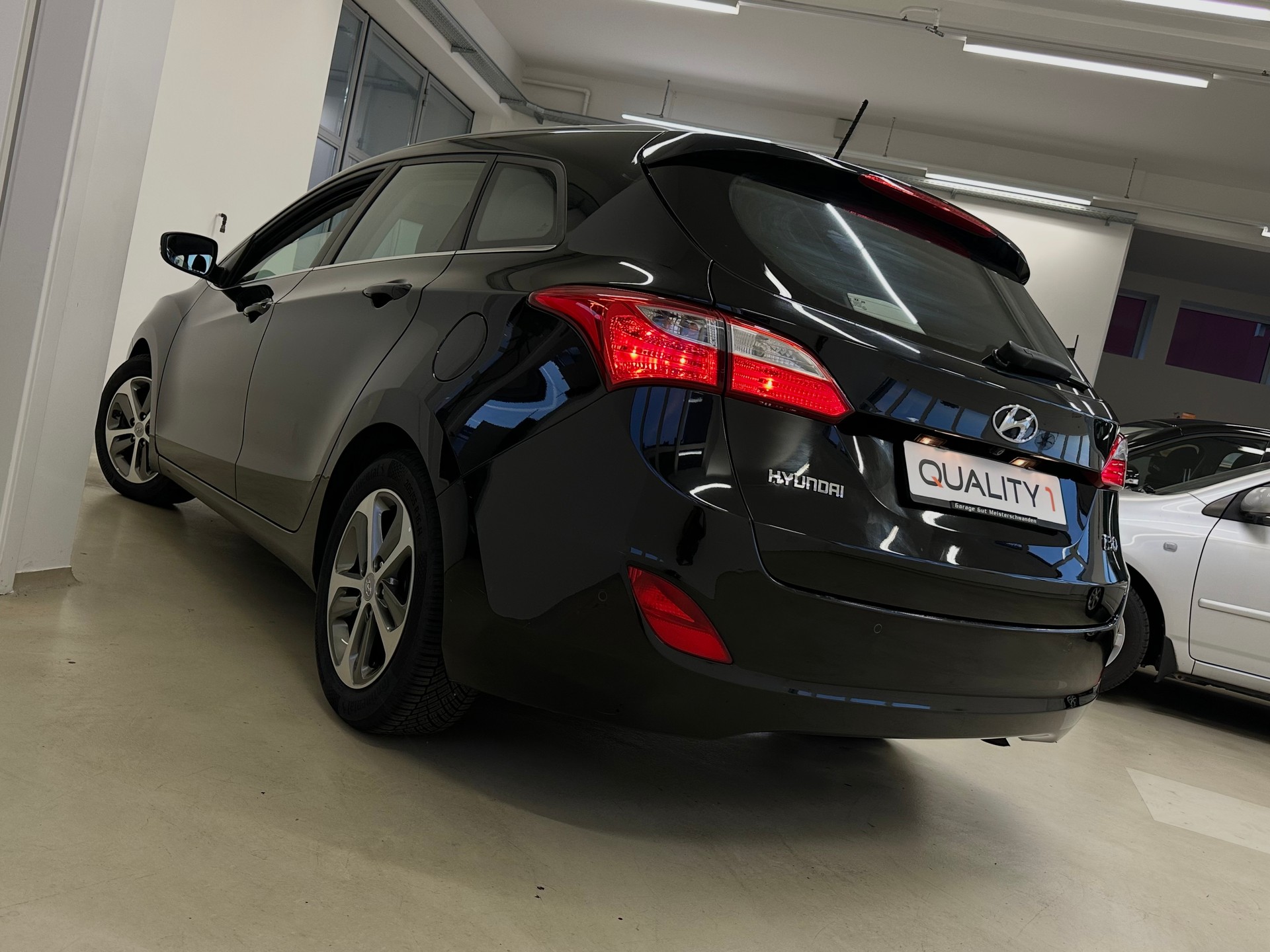 HYUNDAI i30 Wagon 1.6 CRDi Plena Automatic DCT-image-8