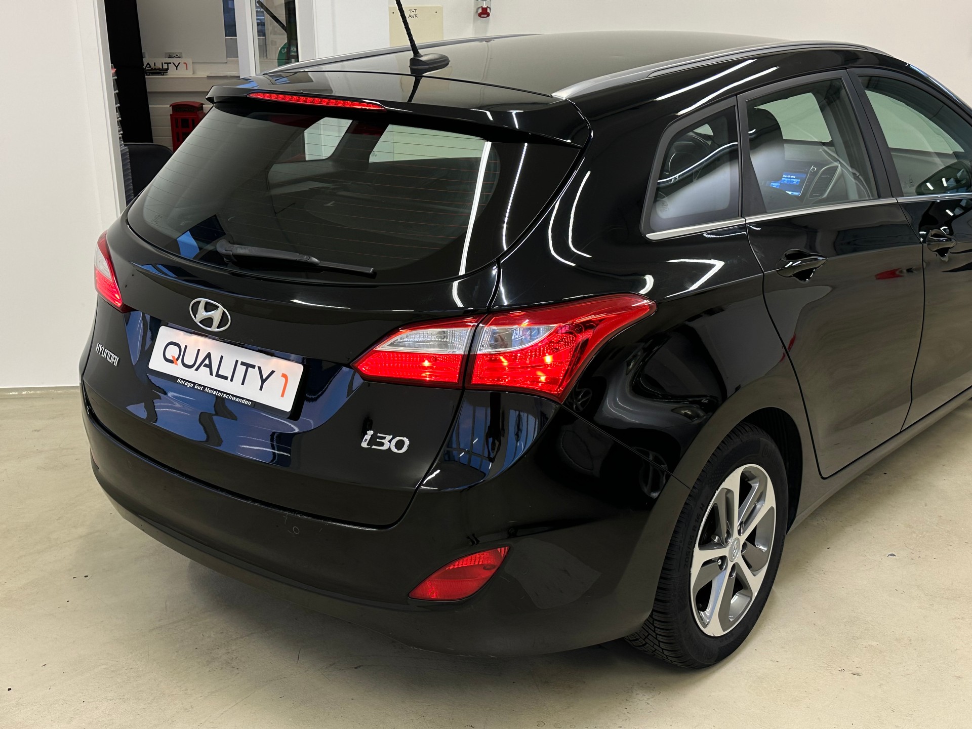 HYUNDAI i30 Wagon 1.6 CRDi Plena Automatic DCT-image-7