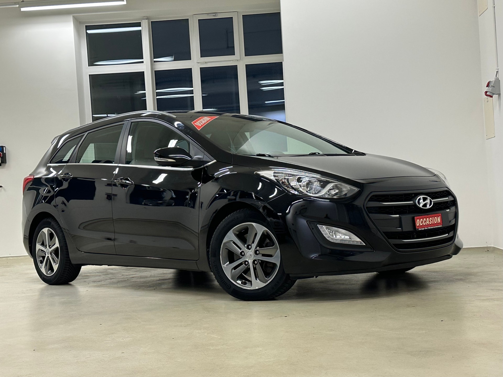 HYUNDAI i30 Wagon 1.6 CRDi Plena Automatic DCT-image-2
