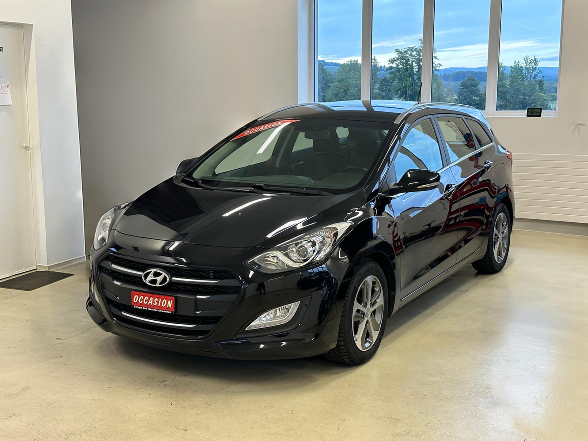 HYUNDAI i30 Wagon 1.6 CRDi Plena Automatic DCT-image-1