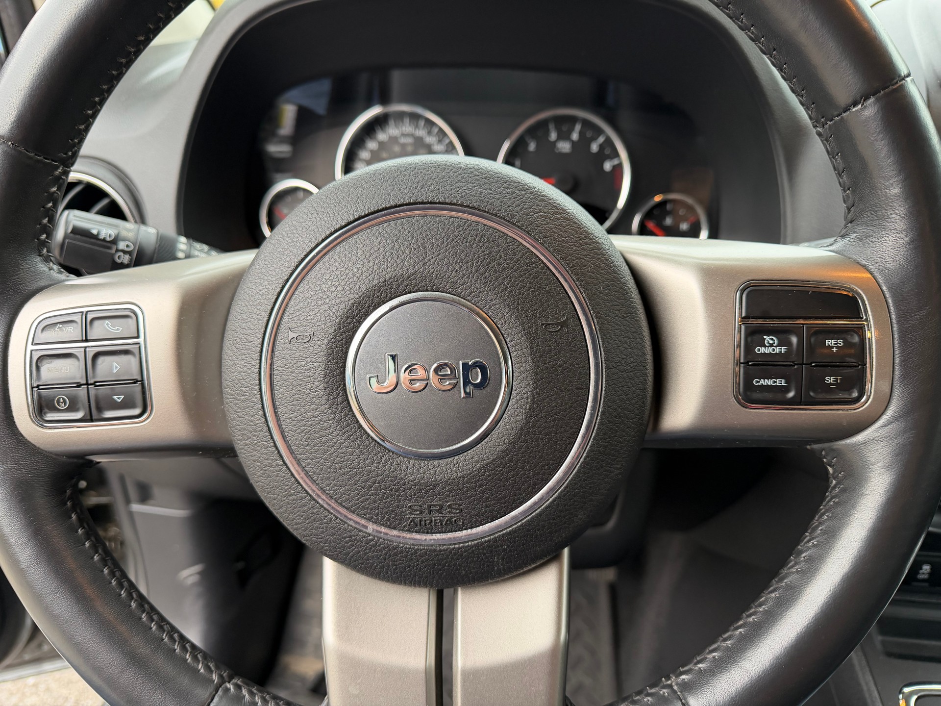 JEEP Compass 2.4 Limited Automat-image-13
