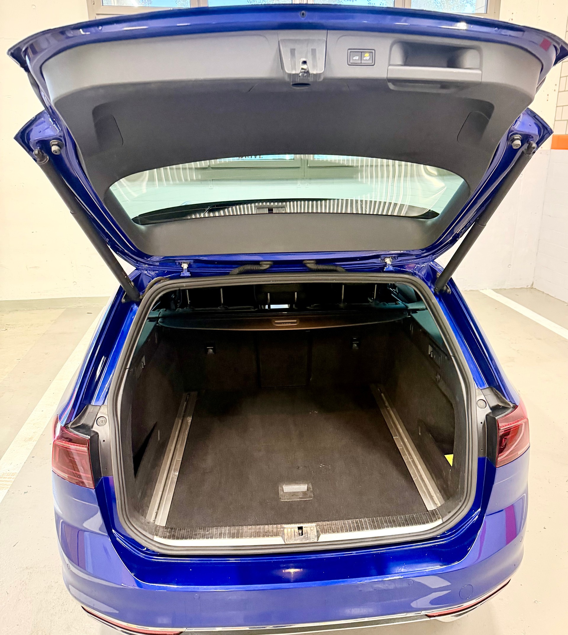 VW Passat 2.0 TDI BMT Elegance DSG-image-8