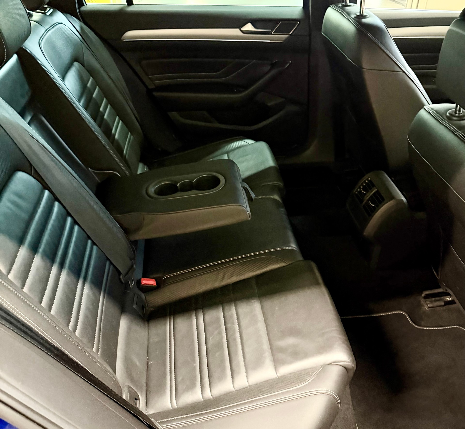 VW Passat 2.0 TDI BMT Elegance DSG-image-12