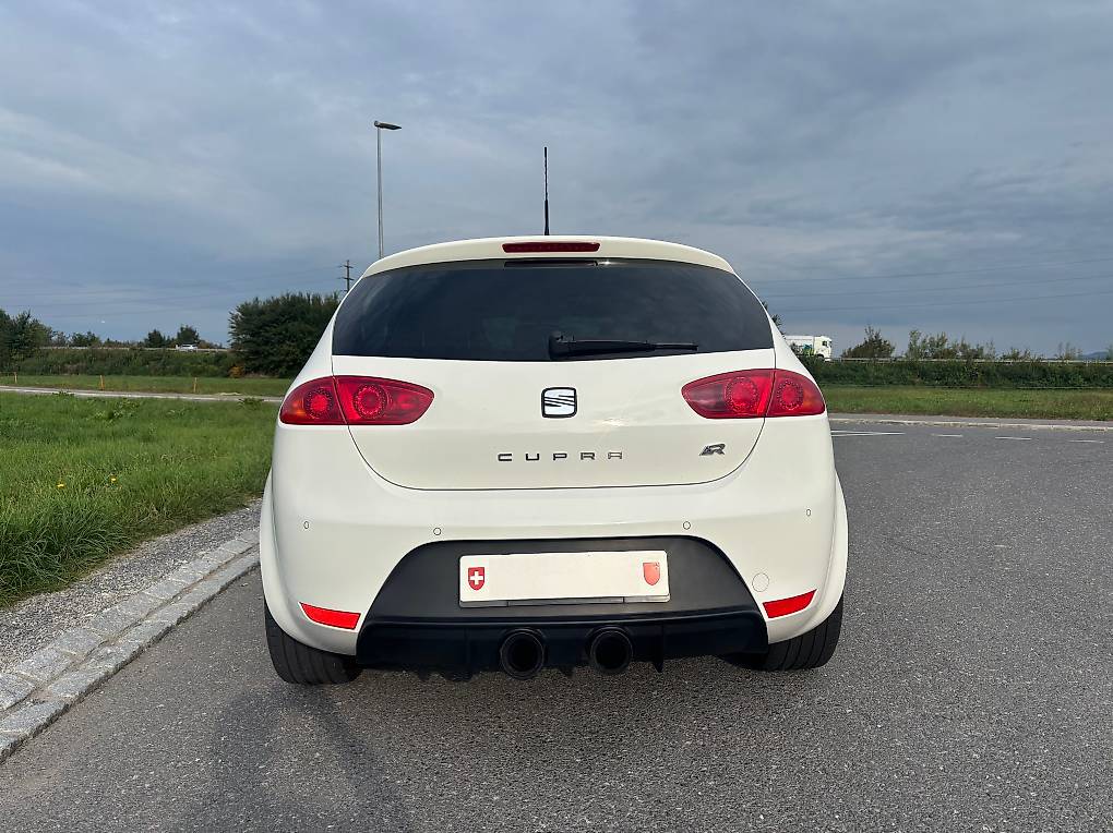 SEAT Leon 2.0 TSI Cupra R-image-1