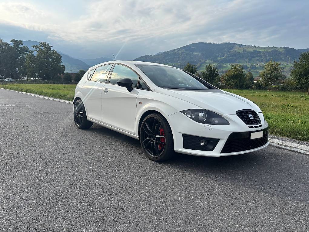 SEAT Leon 2.0 TSI Cupra R-image-0