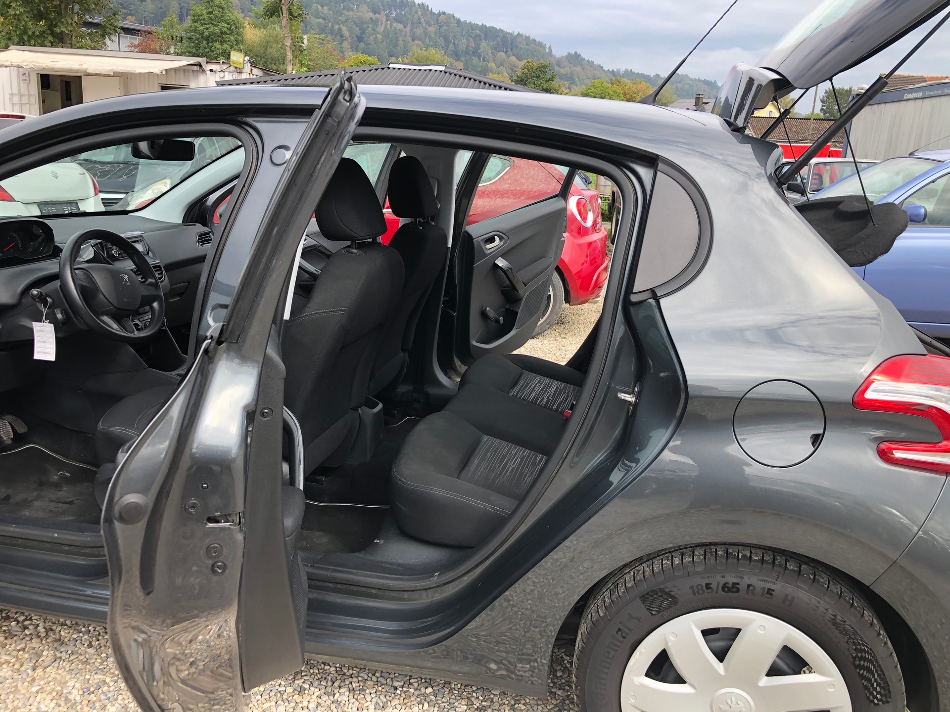 PEUGEOT 208 1.2 VTI Active-image-8