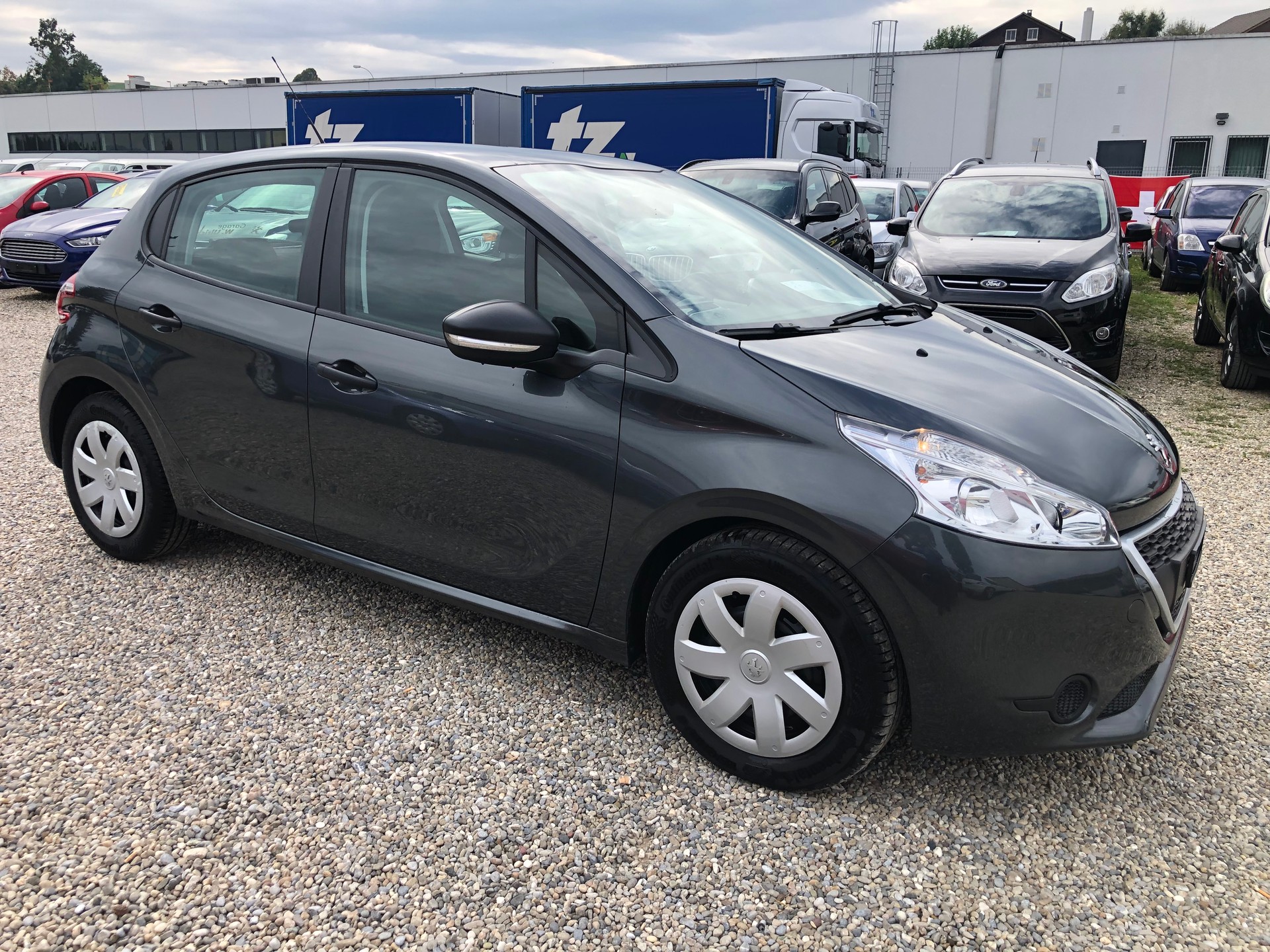 PEUGEOT 208 1.2 VTI Active-image-2