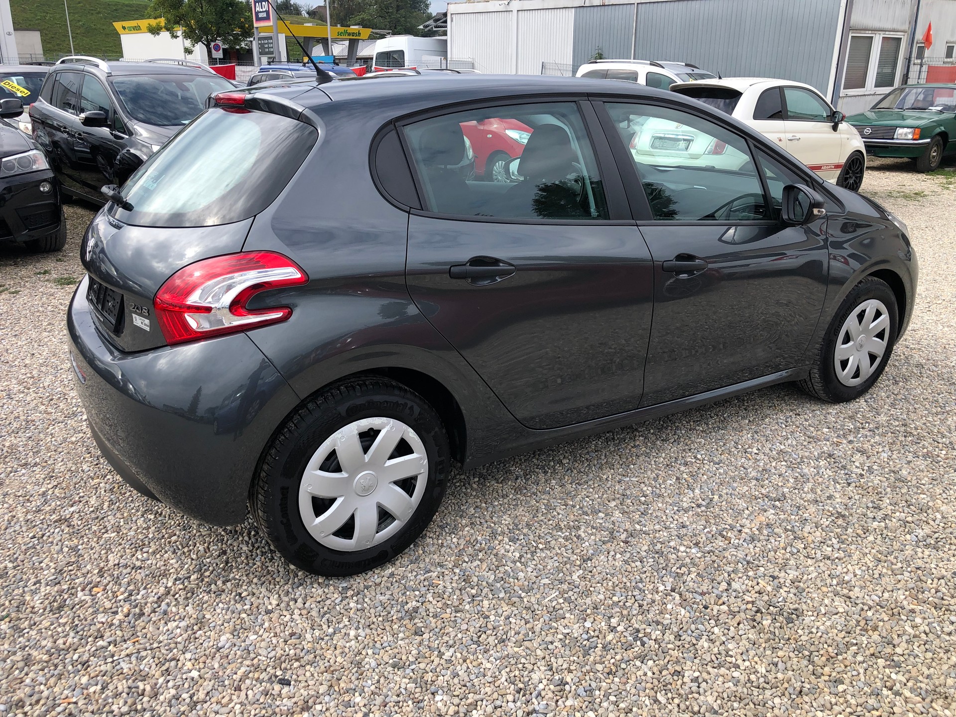 PEUGEOT 208 1.2 VTI Active-image-3